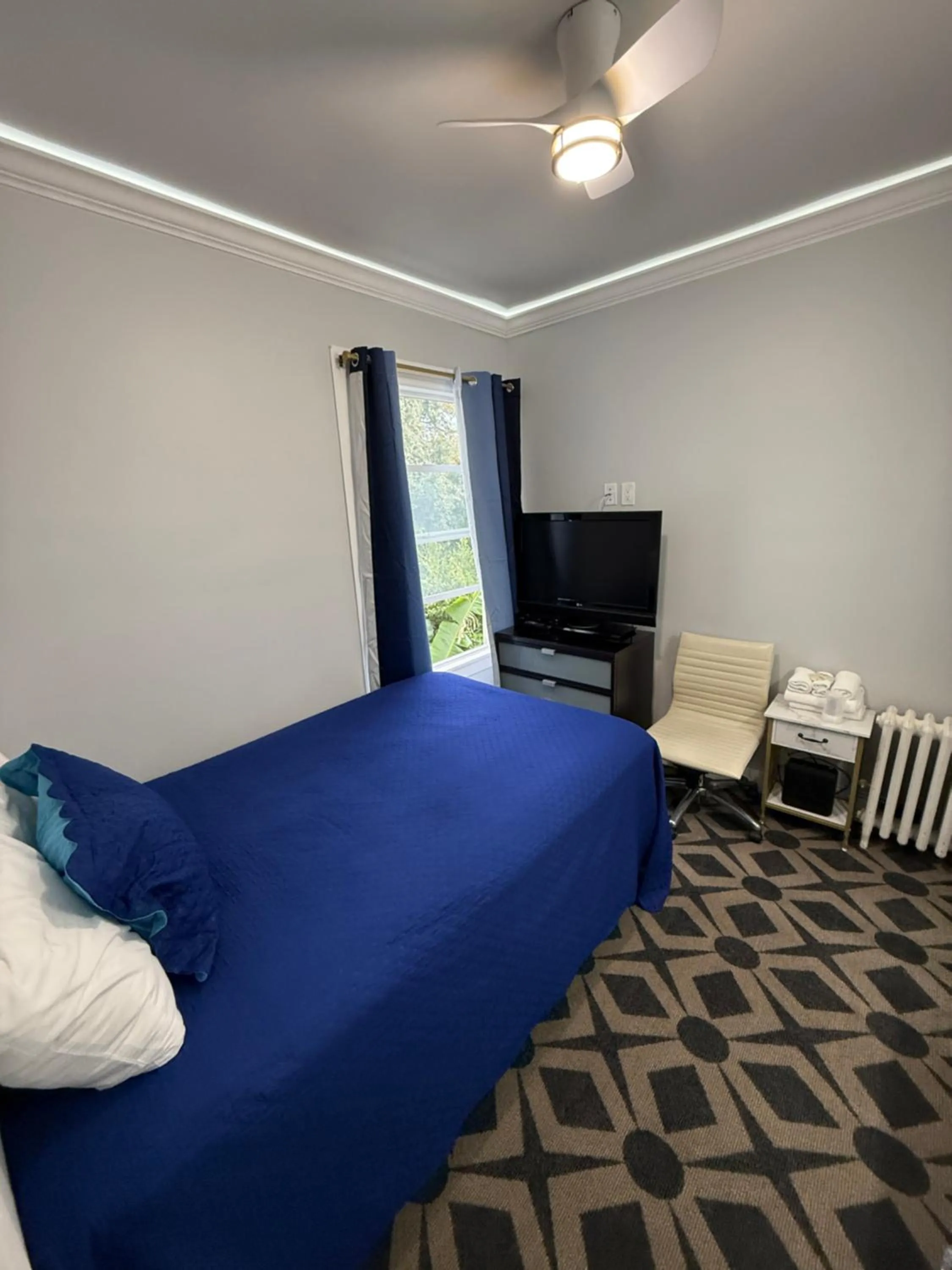 Bed in Twin Peaks Hotel