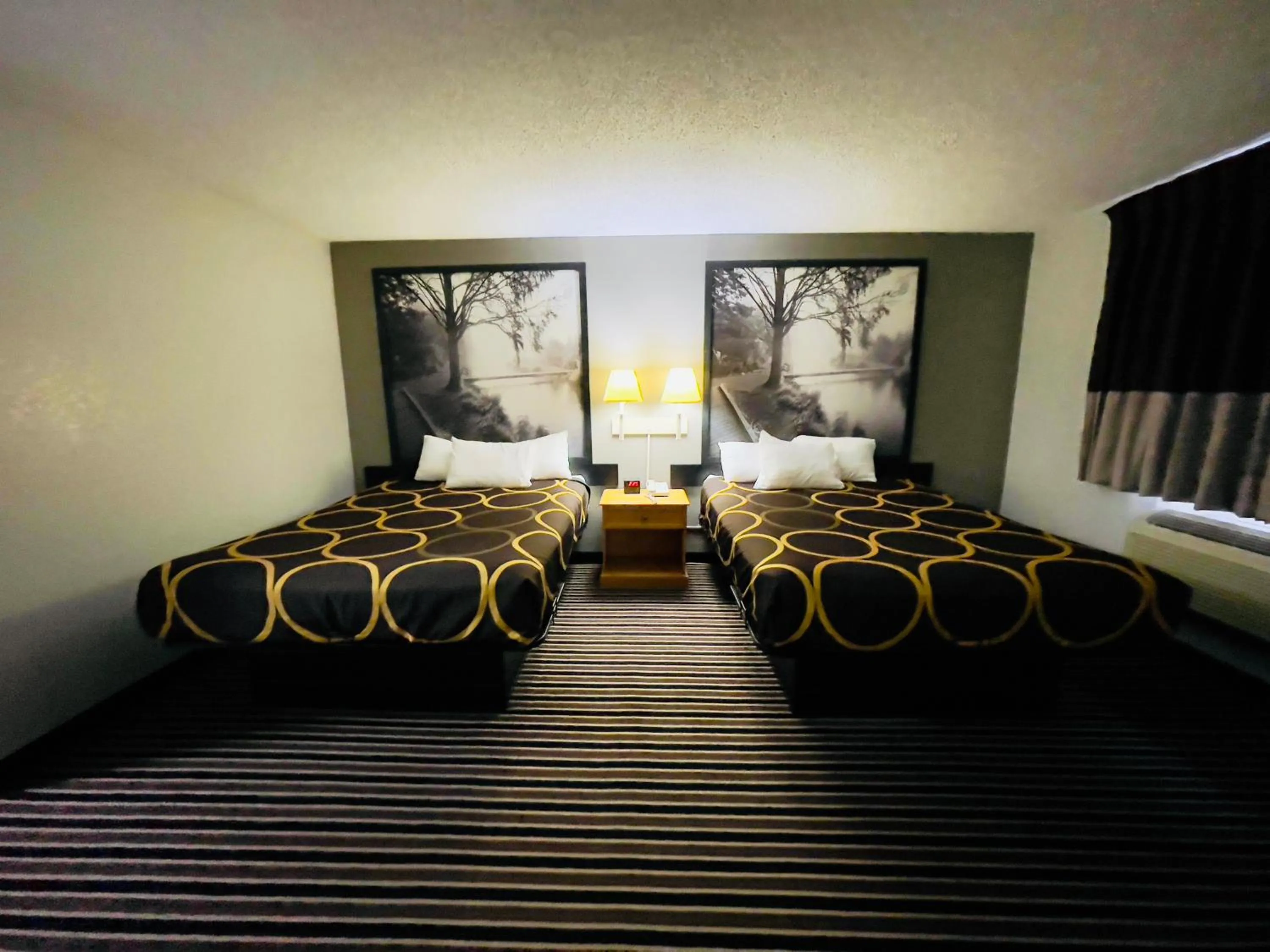 Bed in Super 8 by Wyndham Shakopee