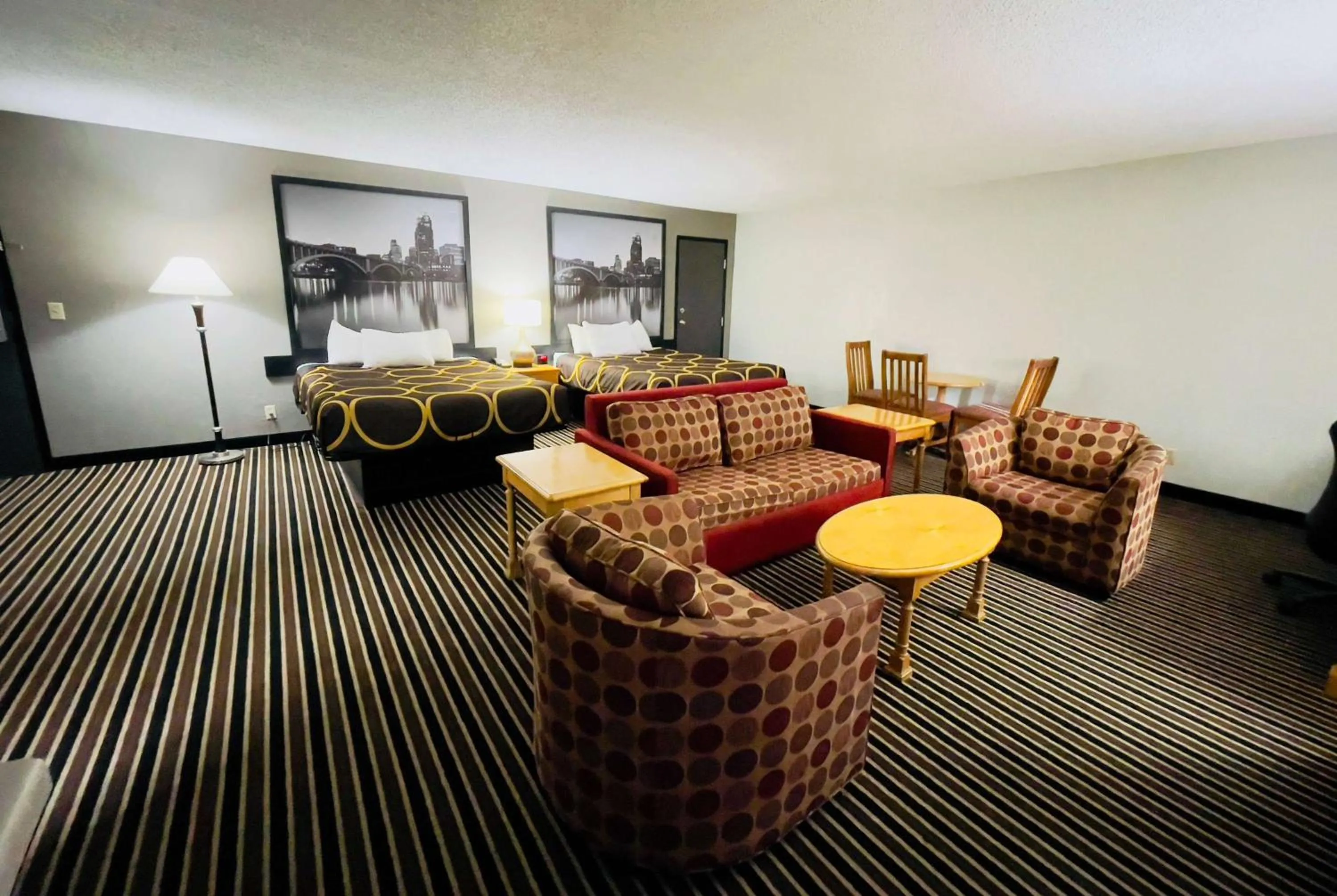 Photo of the whole room in Super 8 by Wyndham Shakopee