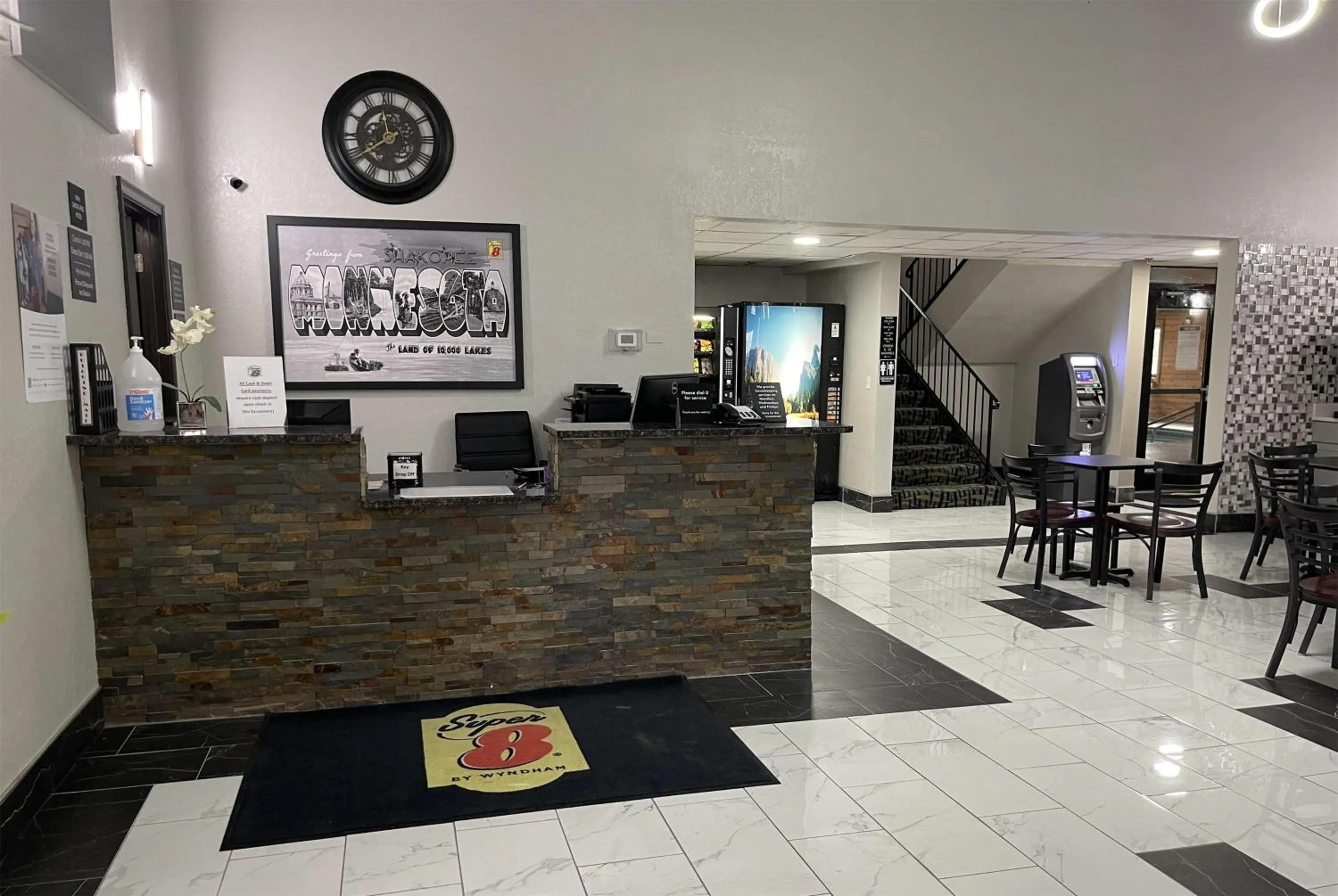 Lobby or reception in Super 8 by Wyndham Shakopee