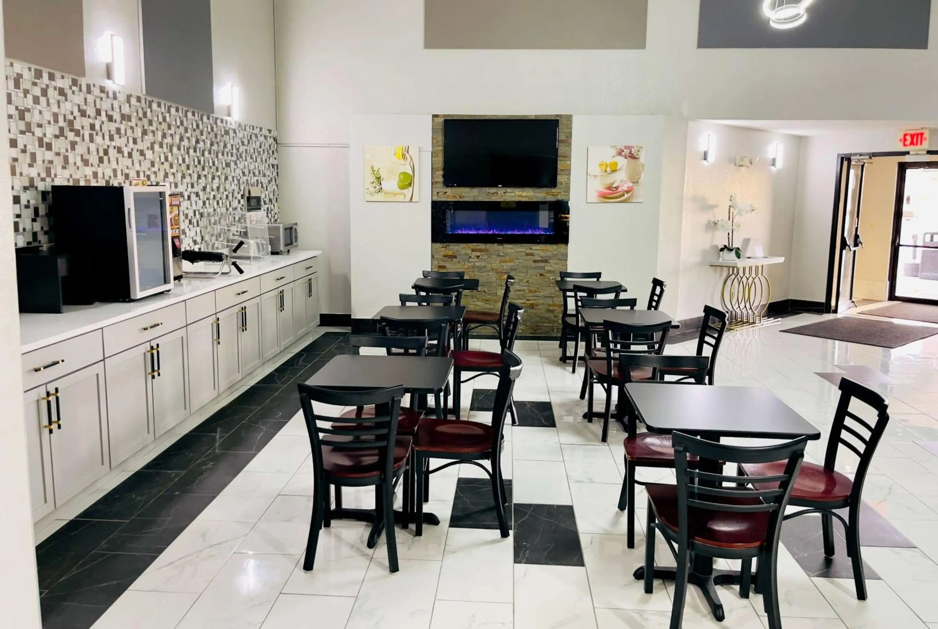 Breakfast in Super 8 by Wyndham Shakopee