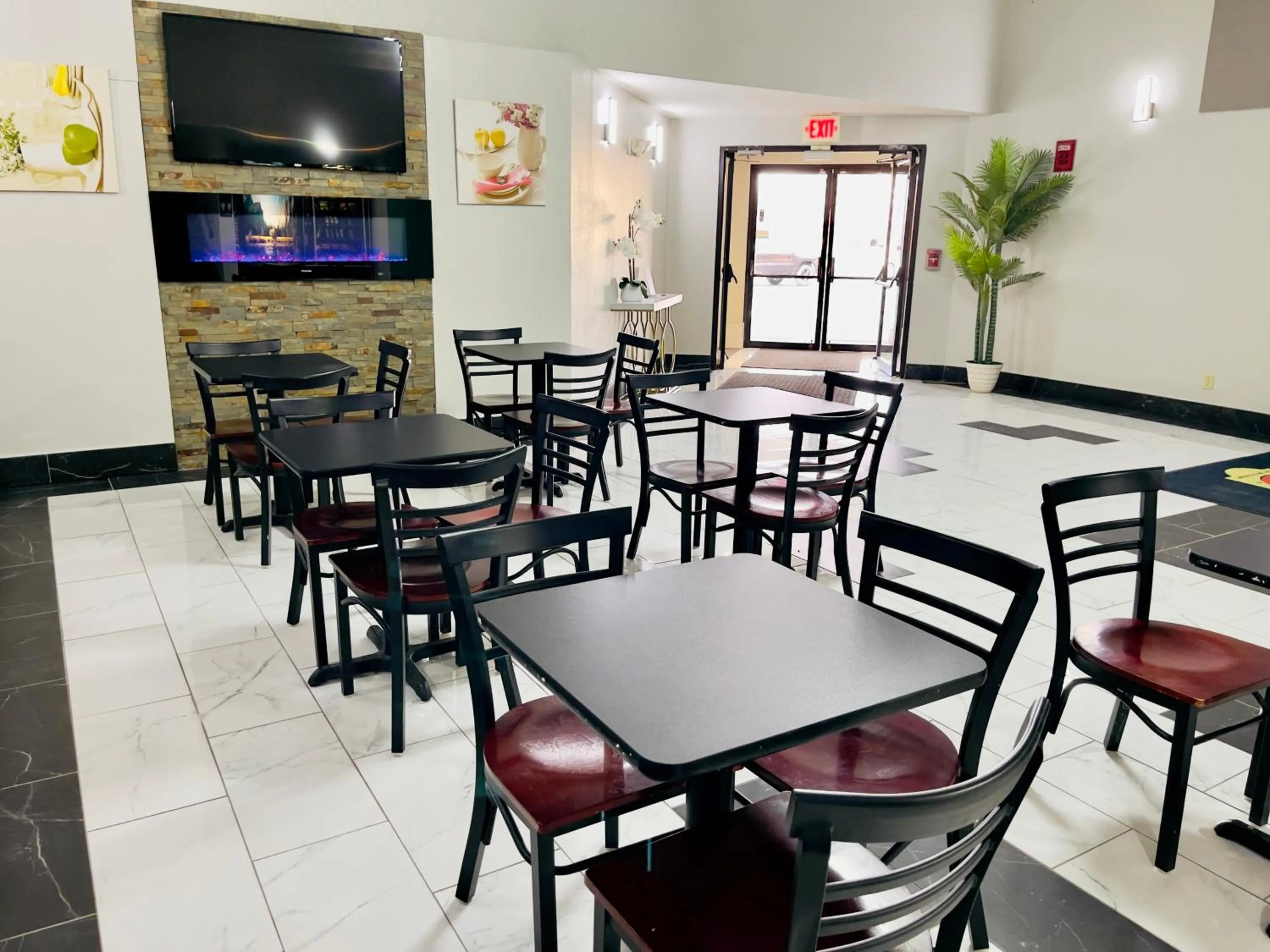 Breakfast in Super 8 by Wyndham Shakopee