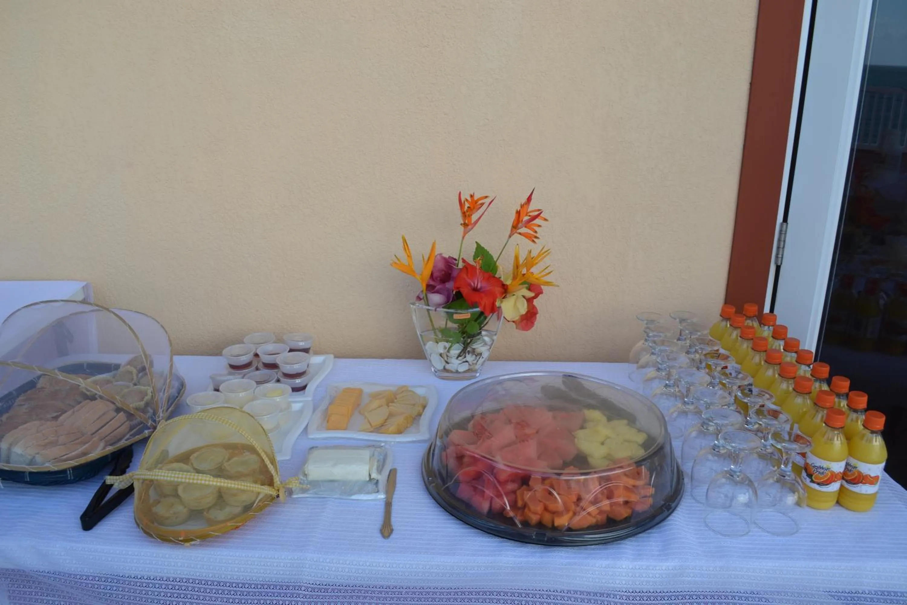 Continental breakfast in Belizean Nirvana