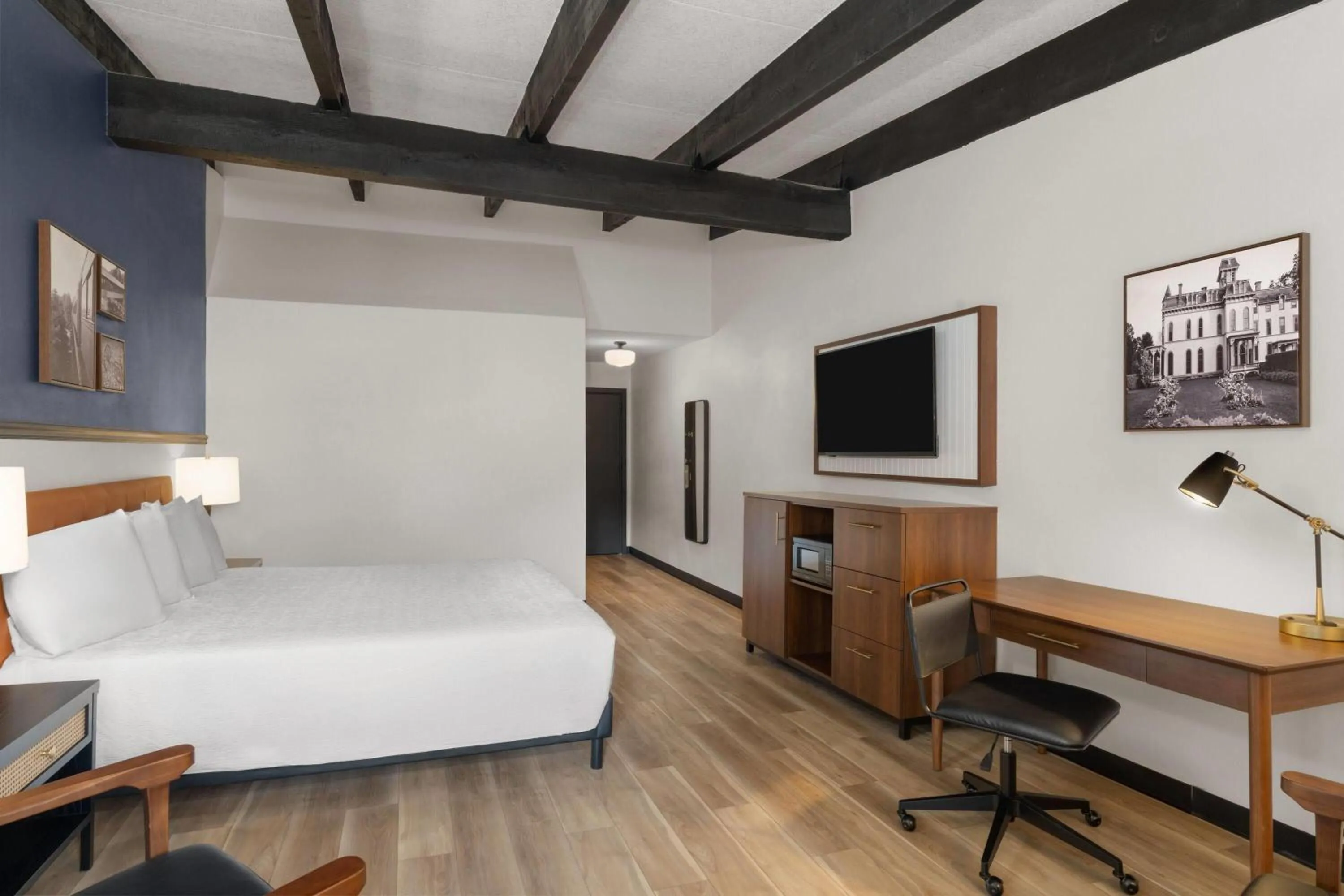 Photo of the whole room, Bed in Hotel Vervana, Trademark Collection by Wyndham