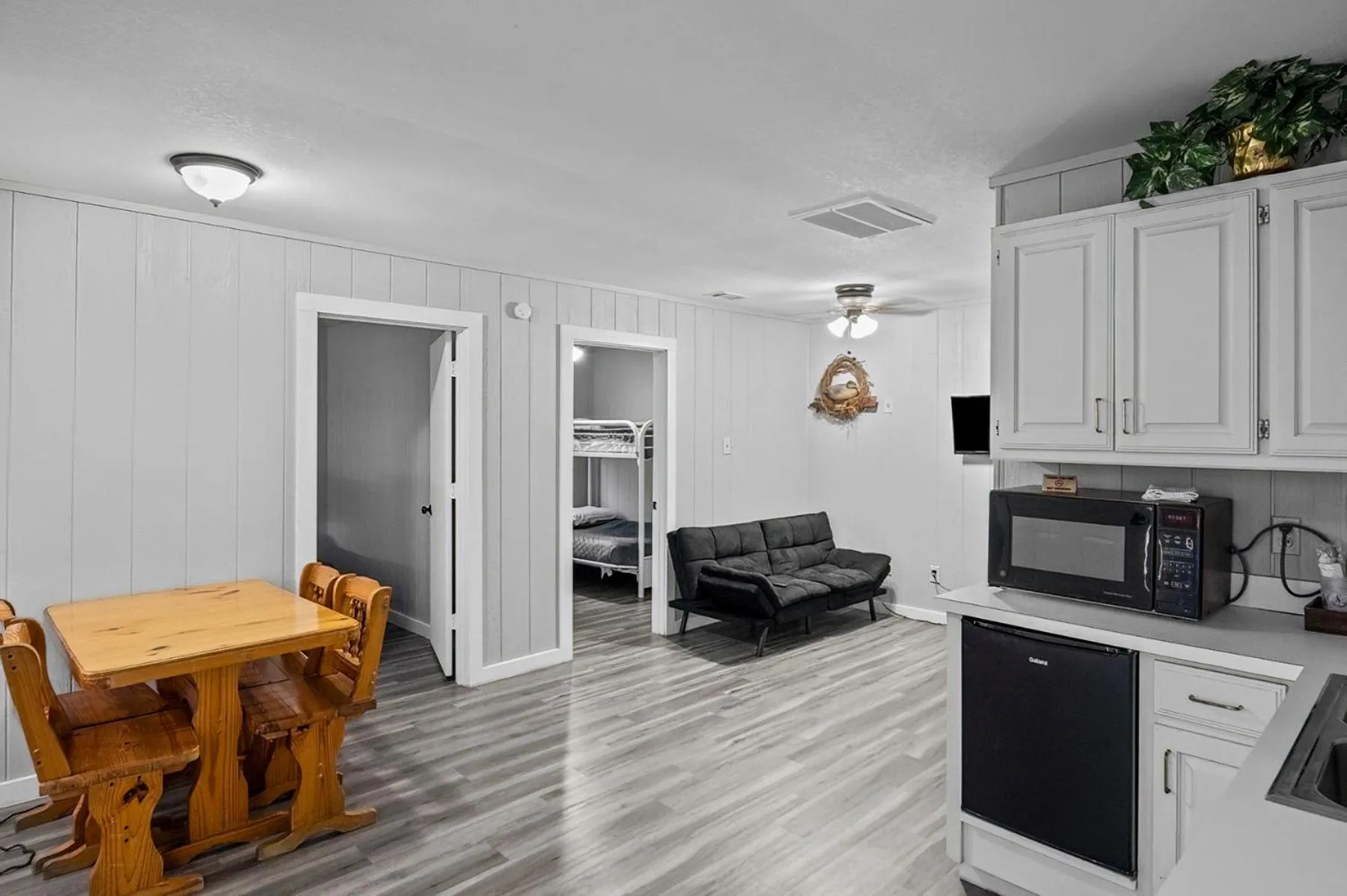 Axtons Bass City Lake Front Resort