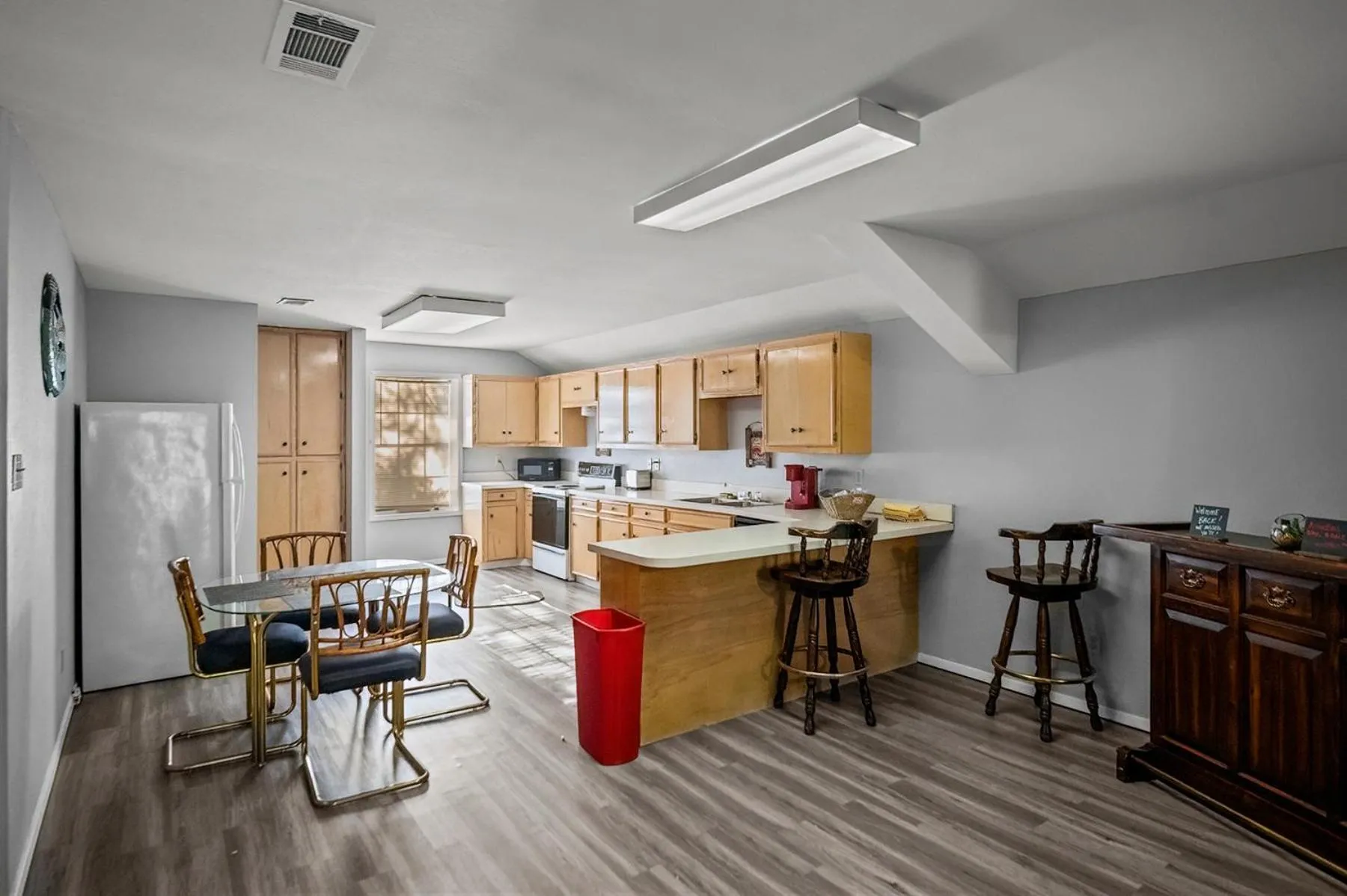 Axtons Bass City Lake Front Resort