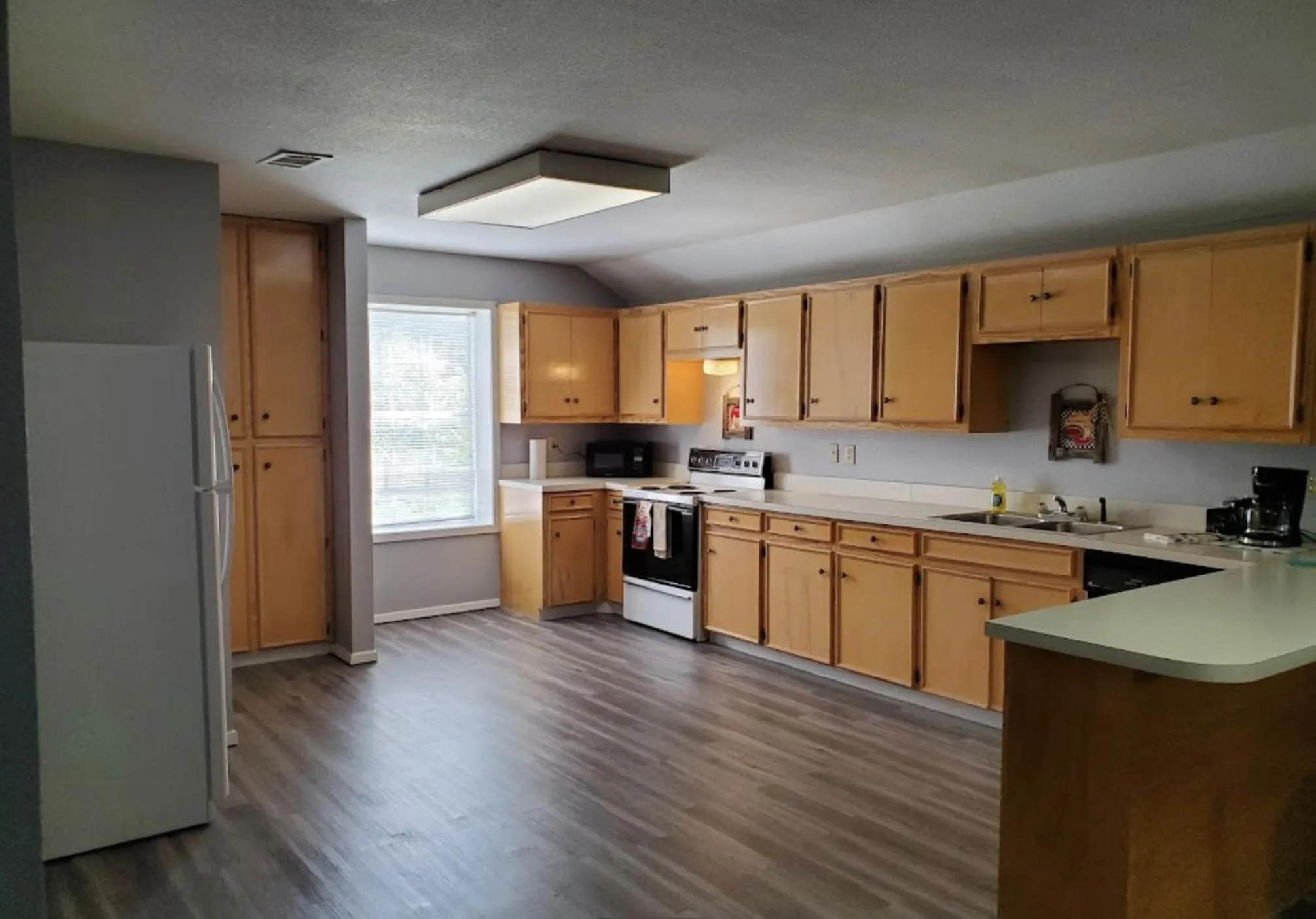 Axtons Bass City Lake Front Resort