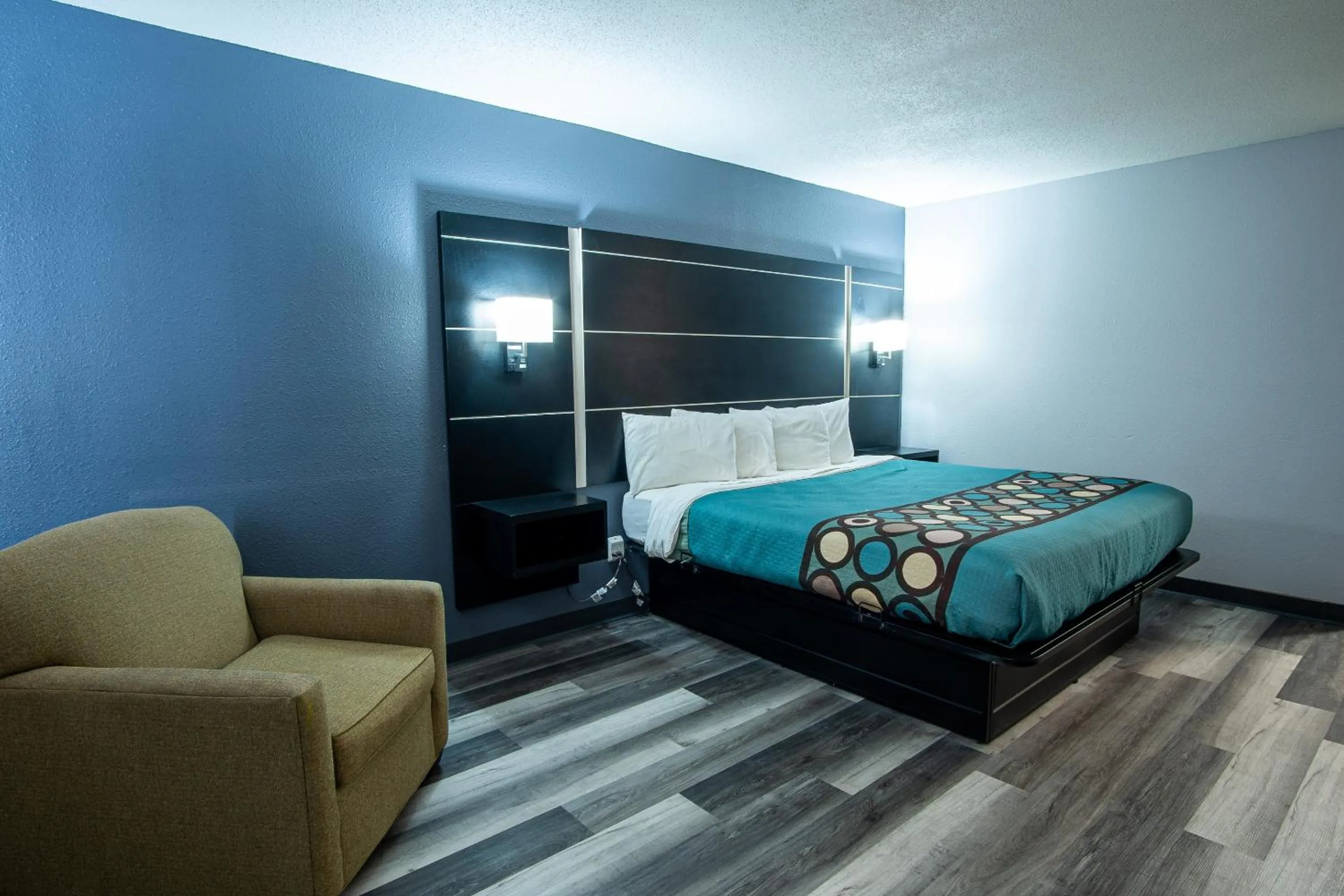 Bedroom, Bed in Coratel Inn & Suites by Jasper New Richmond