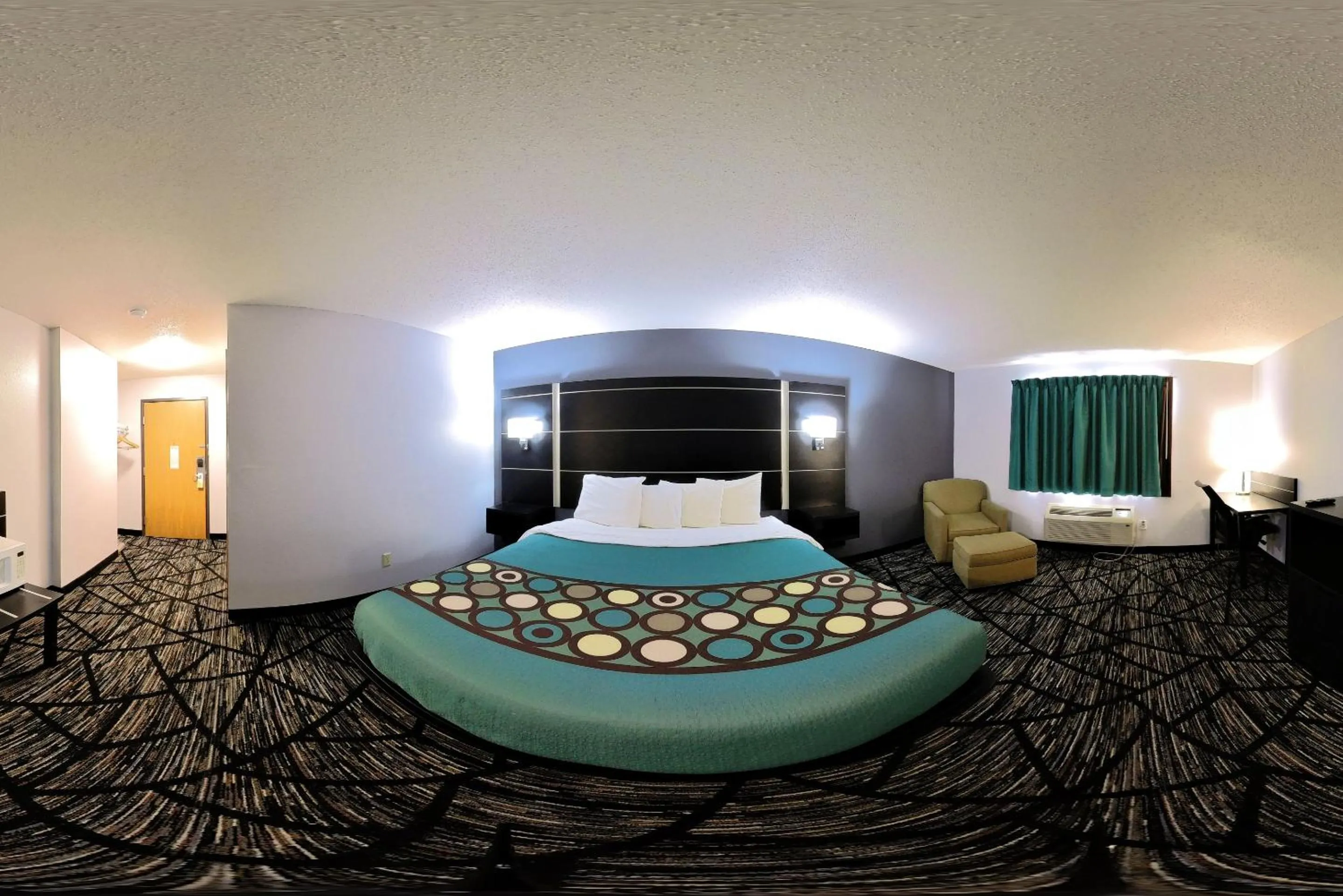 View (from property/room), Bed in Coratel Inn & Suites by Jasper New Richmond