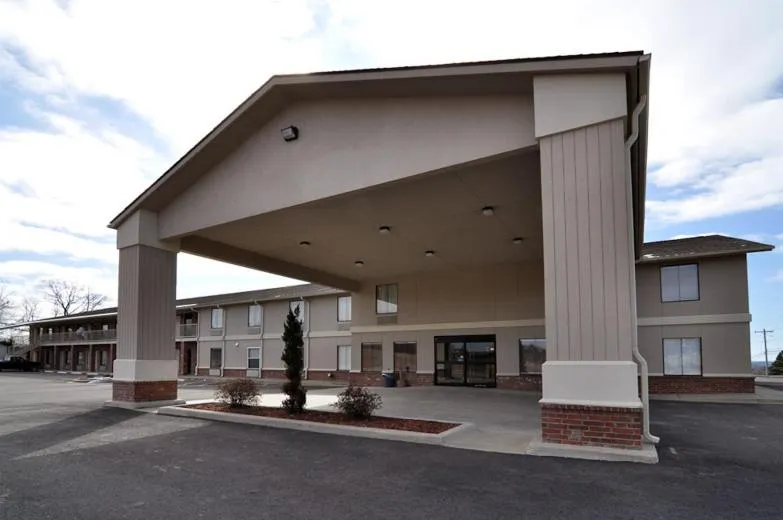 Property building in Econo Lodge Inn & Suites