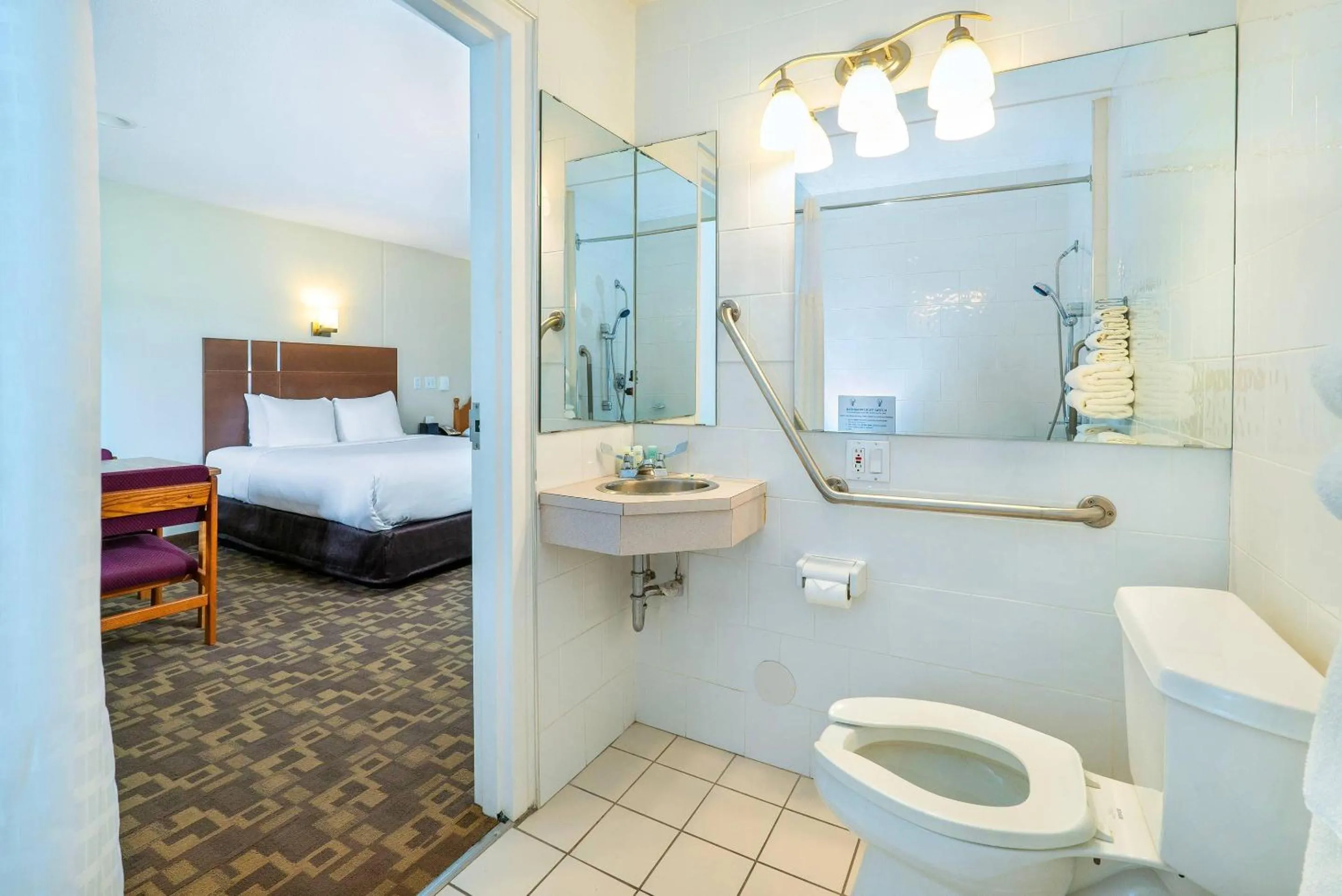 Bedroom, Bed in Quality Inn & Suites