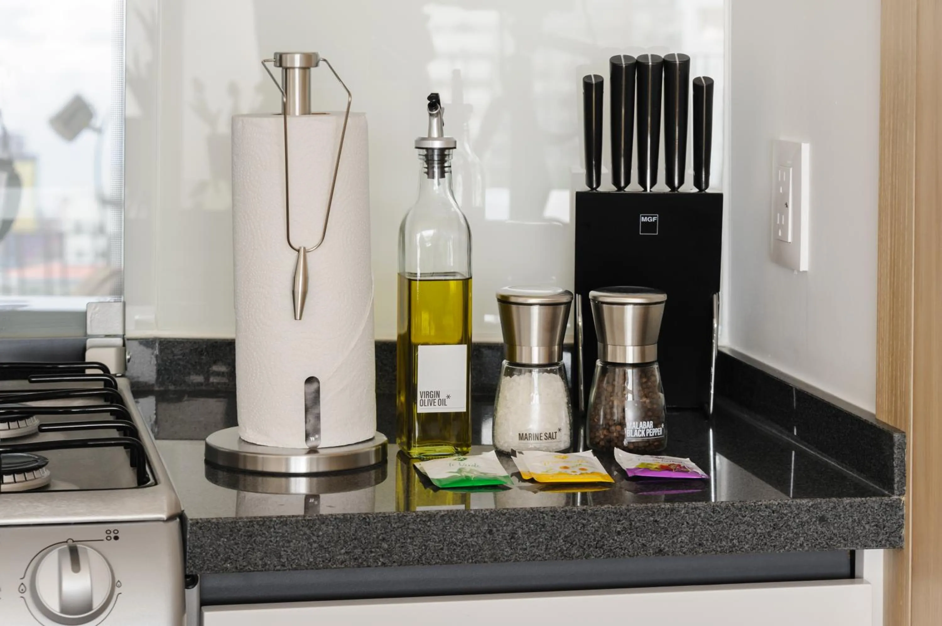 Decorative detail in Londres 256 by Wynwood House