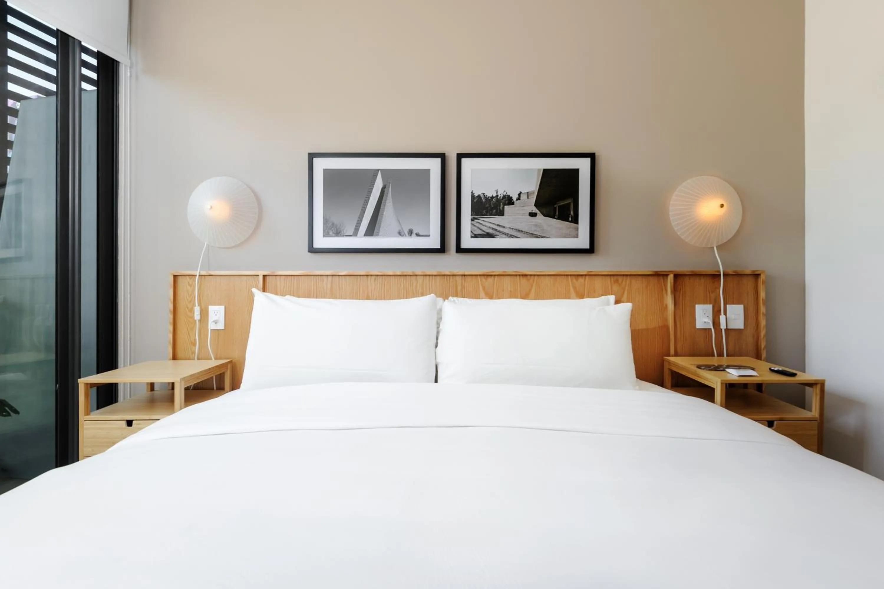 Bed in Londres 256 by Wynwood House