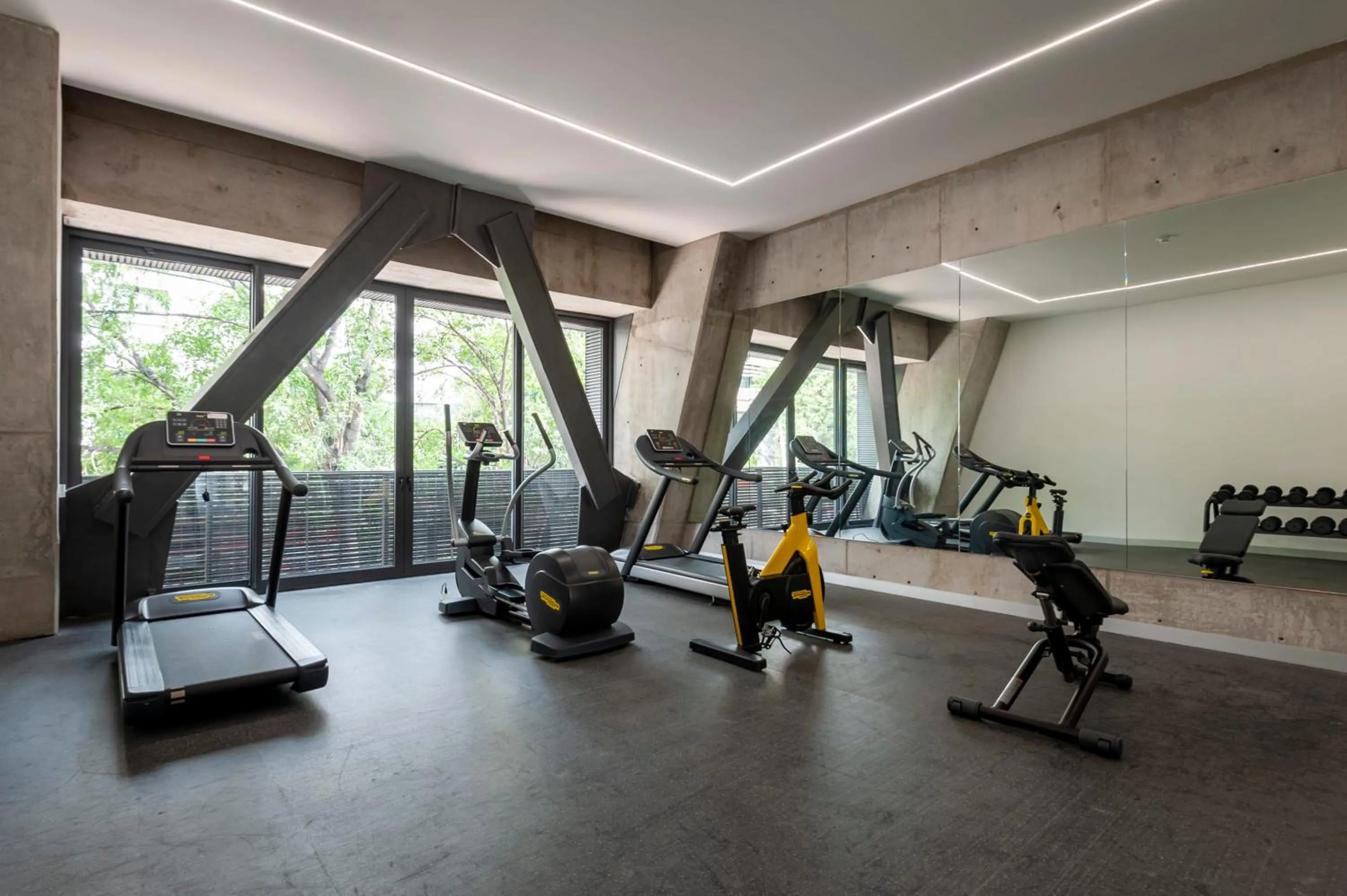 Fitness centre/facilities in Londres 256 by Wynwood House