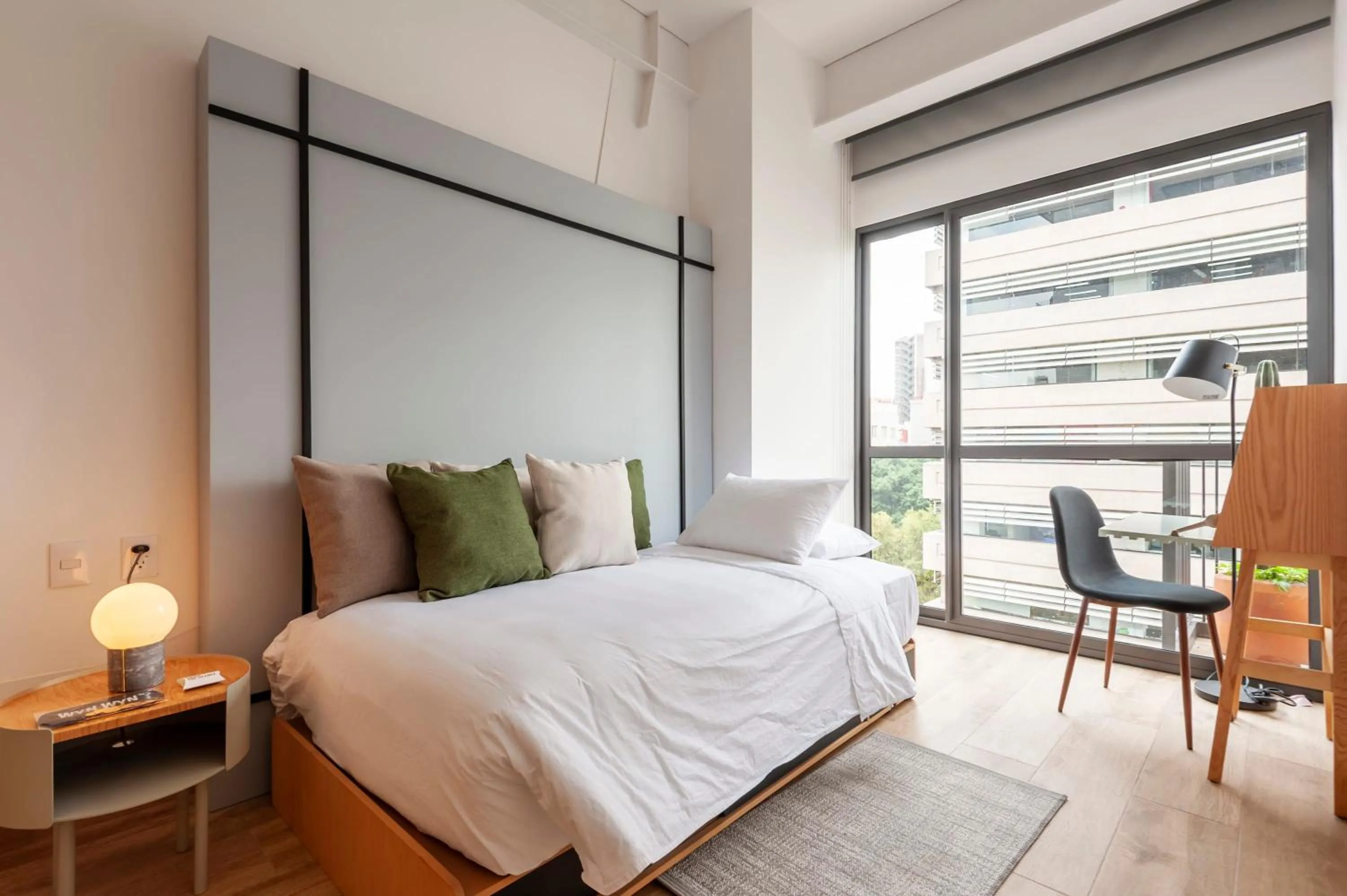 Bedroom, Bed in Londres 256 by Wynwood House