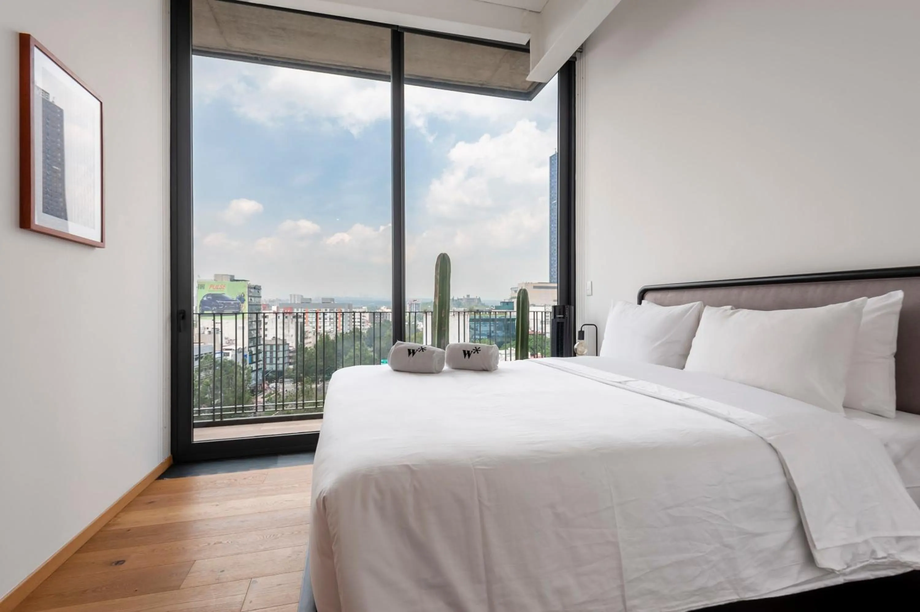 Bedroom, Bed in Londres 256 by Wynwood House