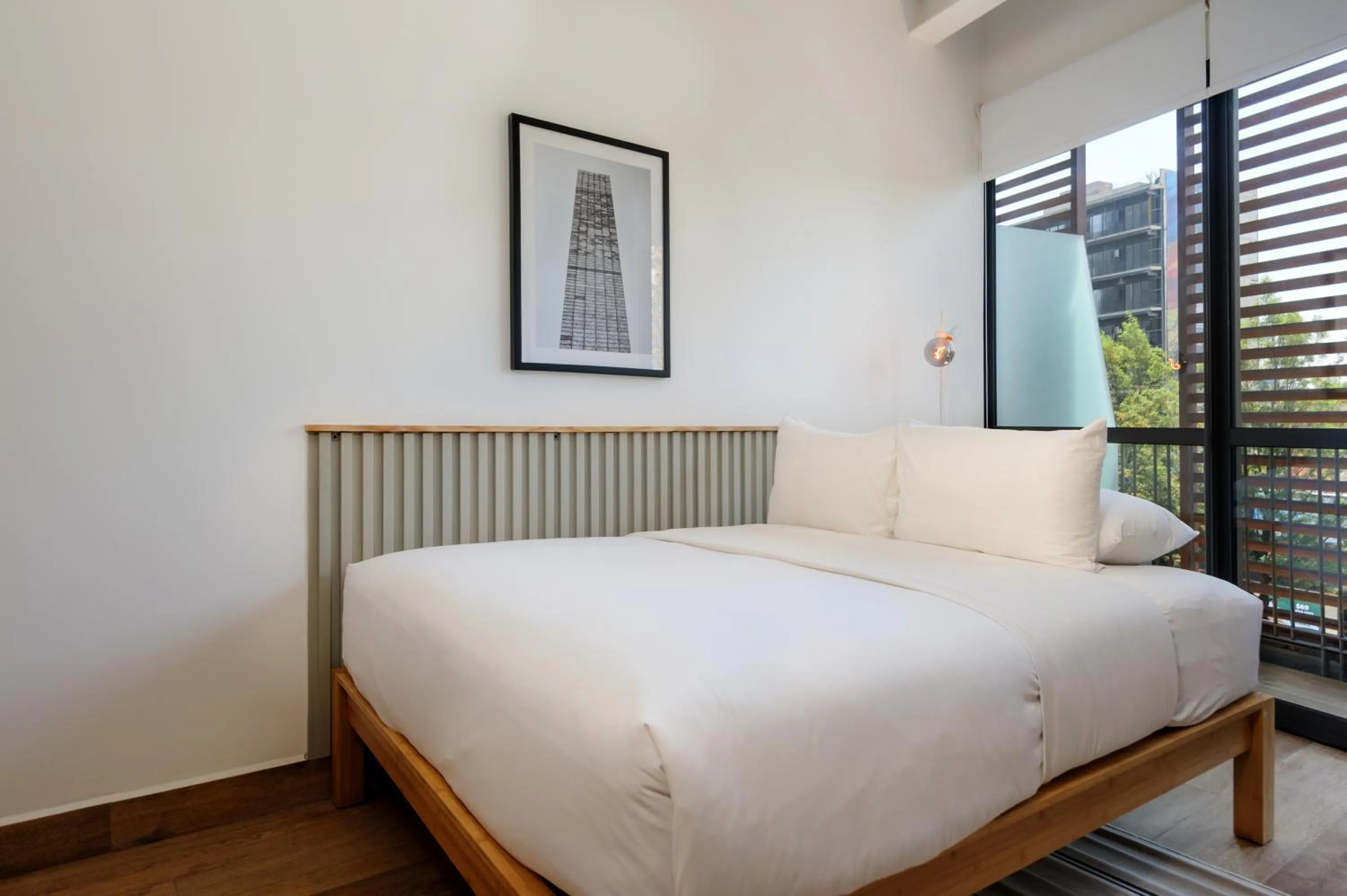 Bed in Londres 256 by Wynwood House