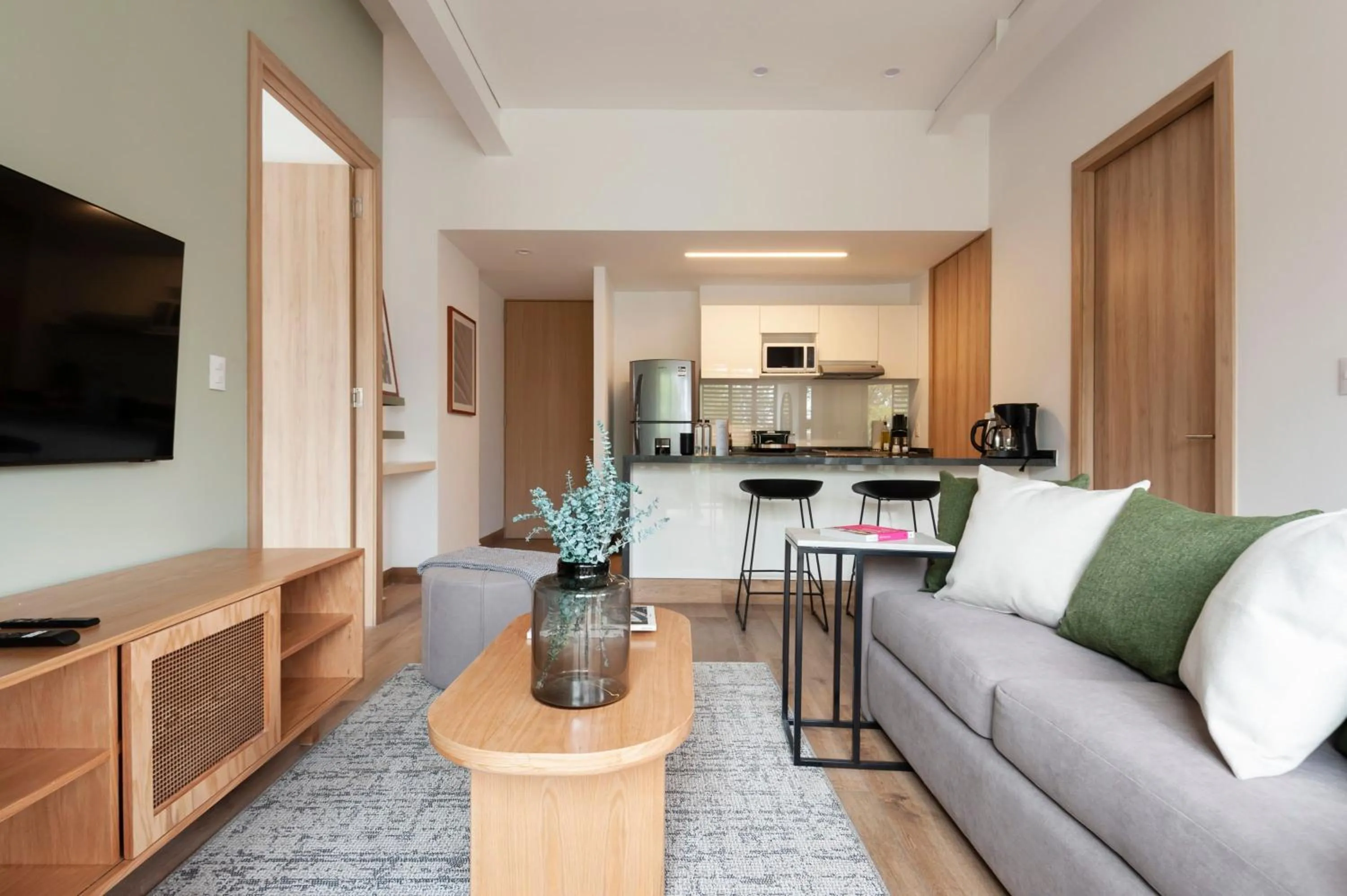 Living room in Londres 256 by Wynwood House