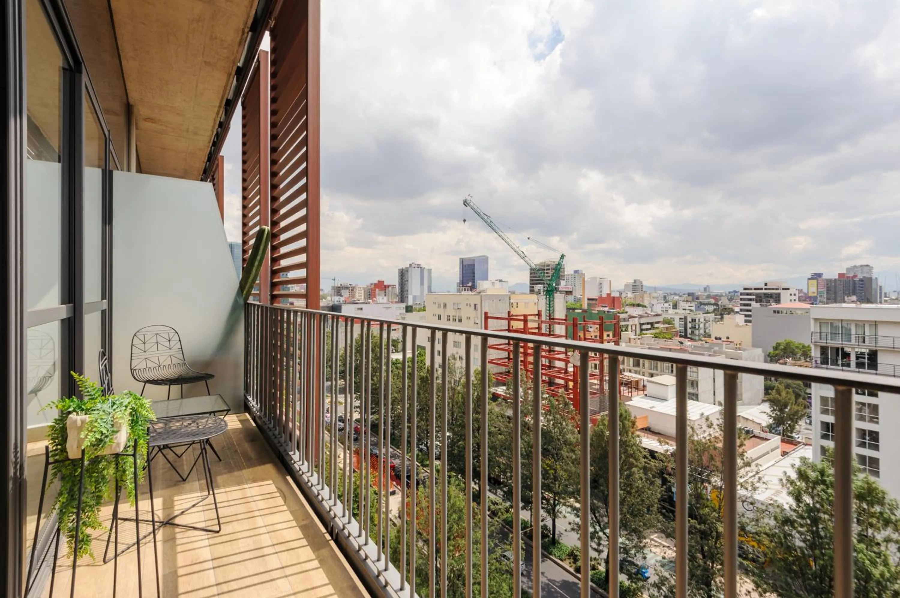 Balcony/Terrace in Londres 256 by Wynwood House