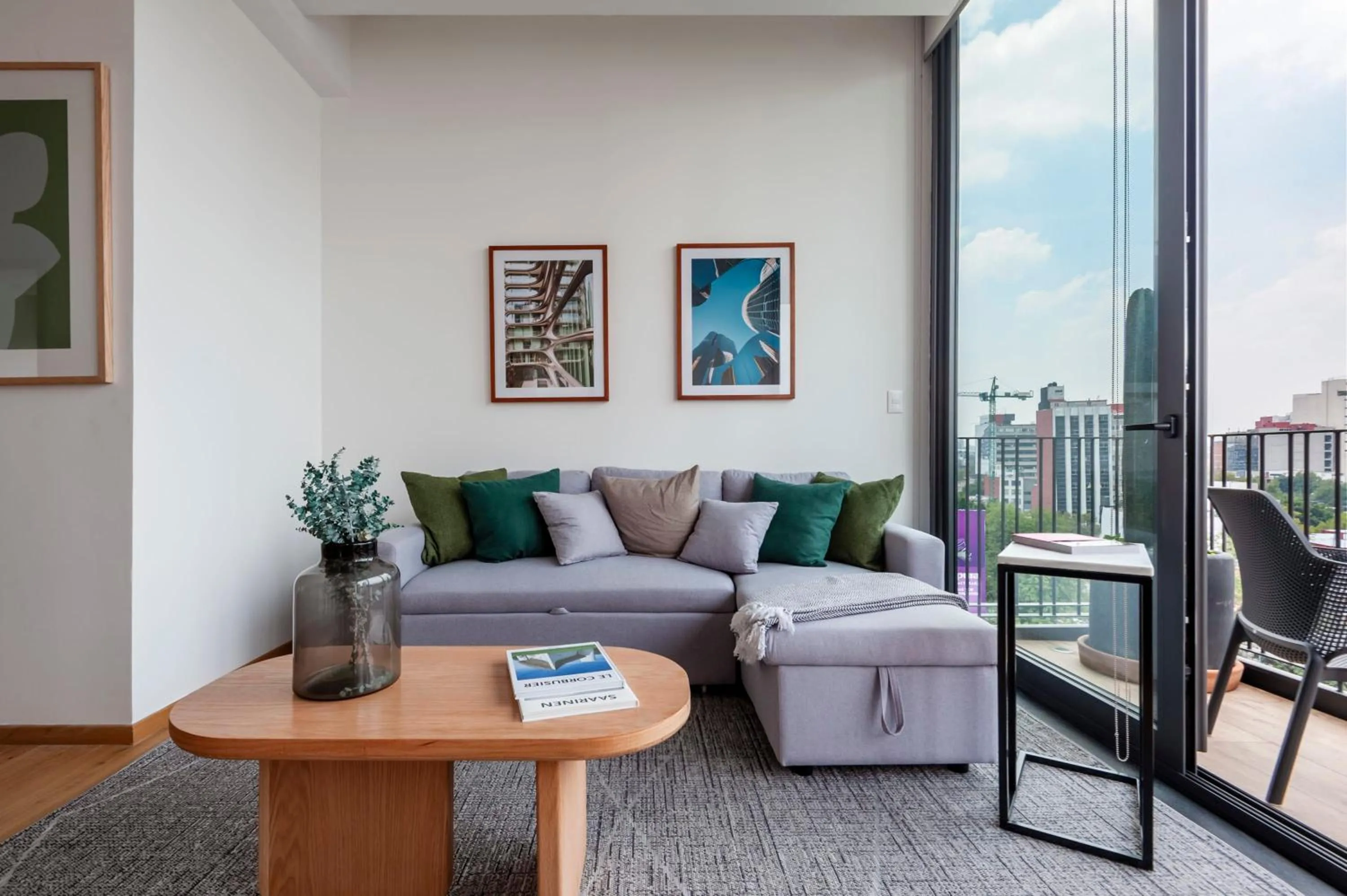 Living room in Londres 256 by Wynwood House