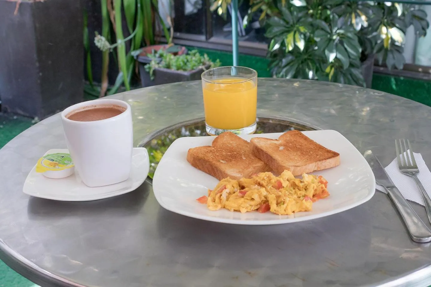 Breakfast in Hotel Calle 112