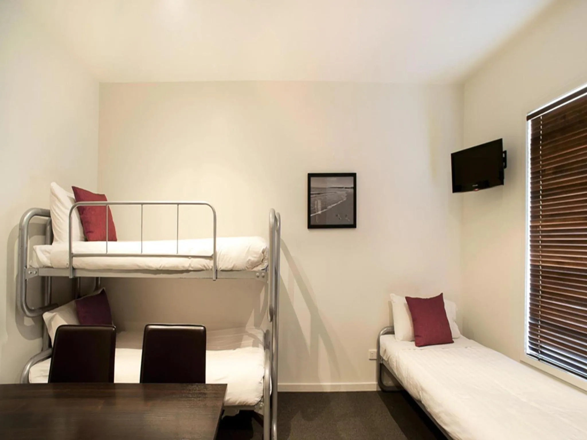 Bedroom, Bed in The Waves Apartments