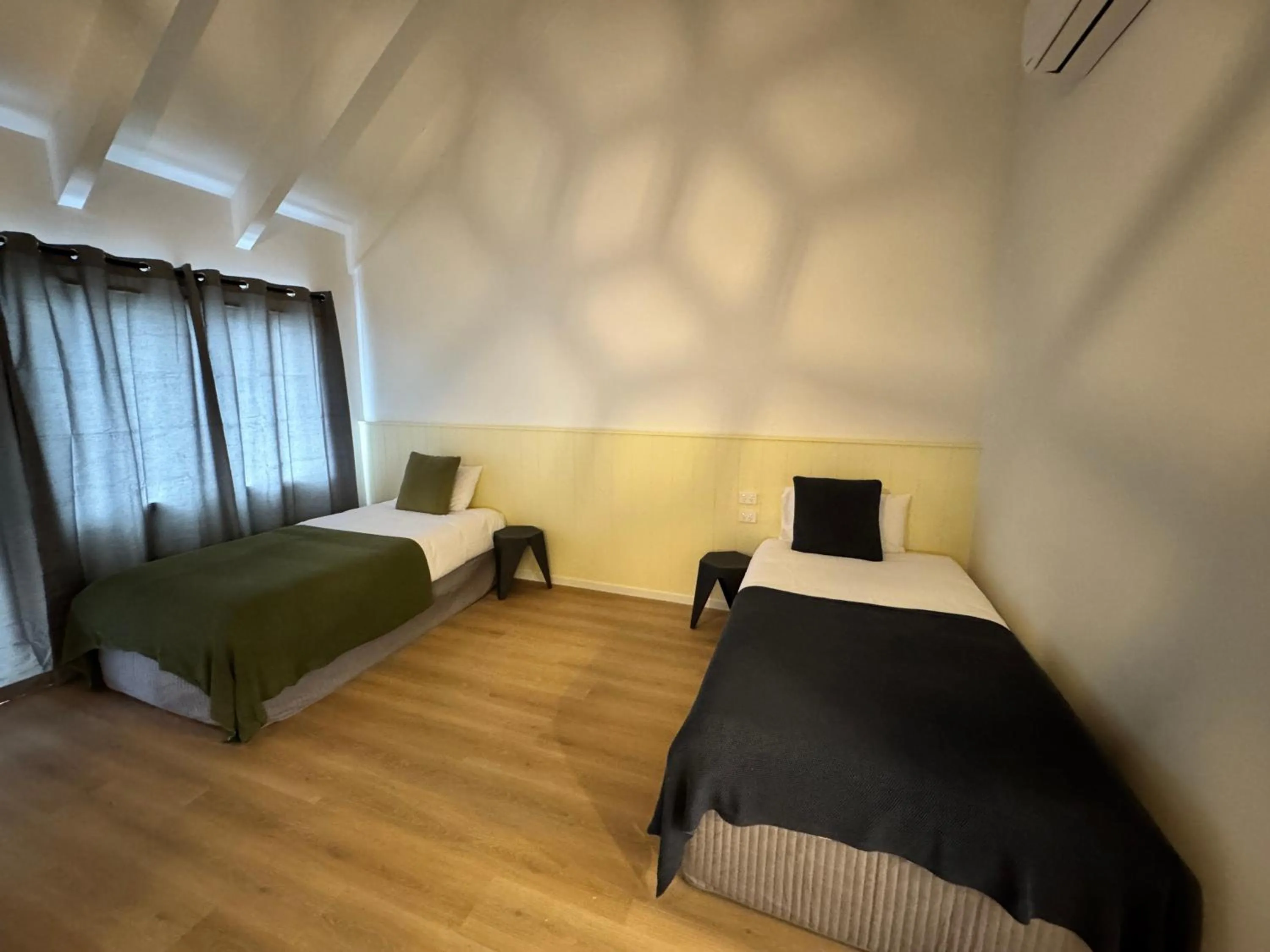 Bed in Mt Wellington Motel