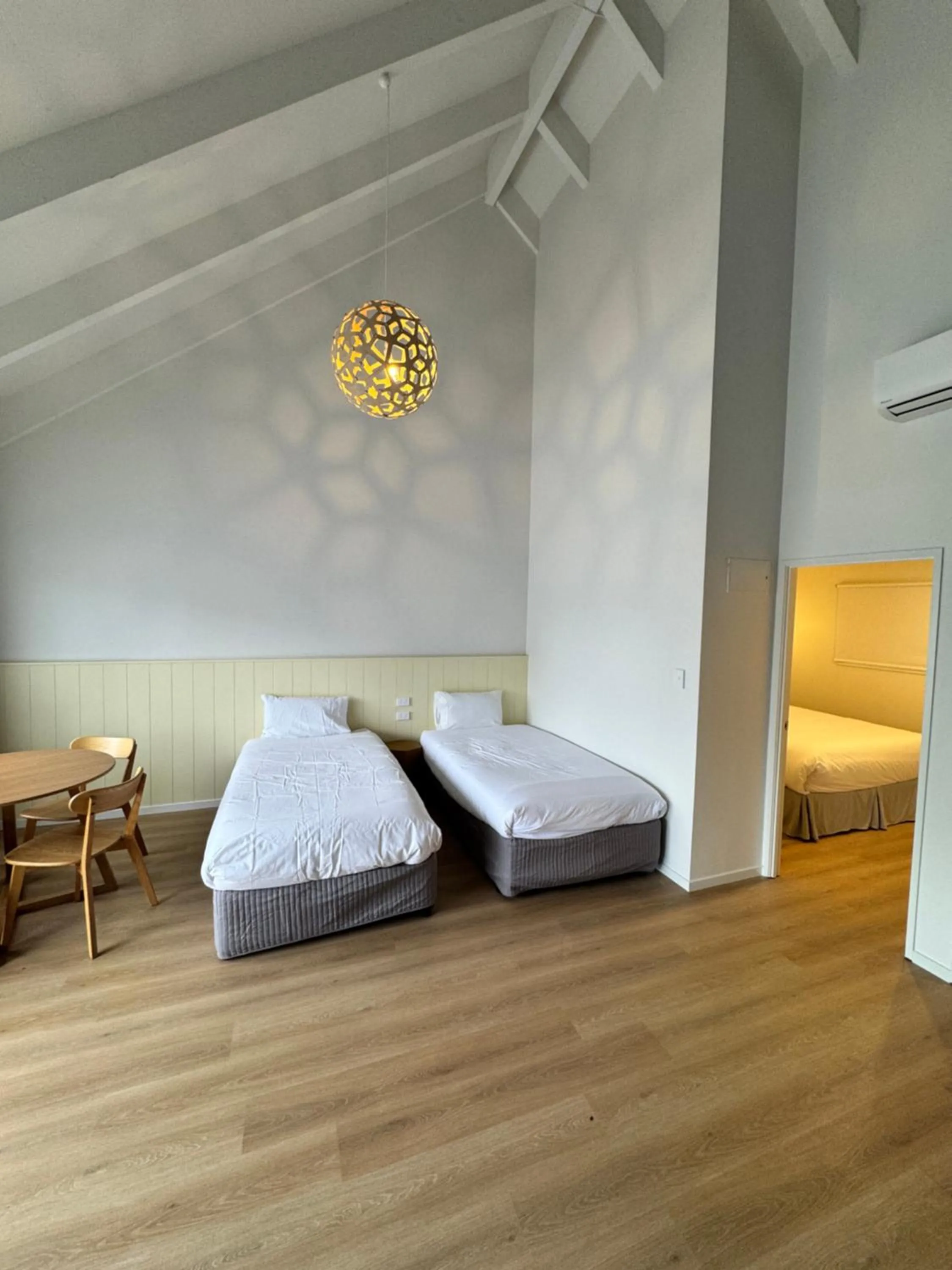 Bed in Mt Wellington Motel