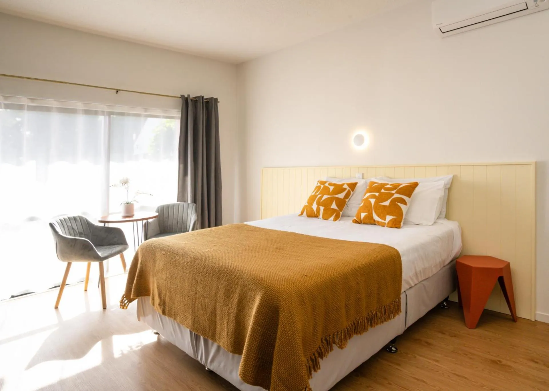 Bed in Mt Wellington Motel