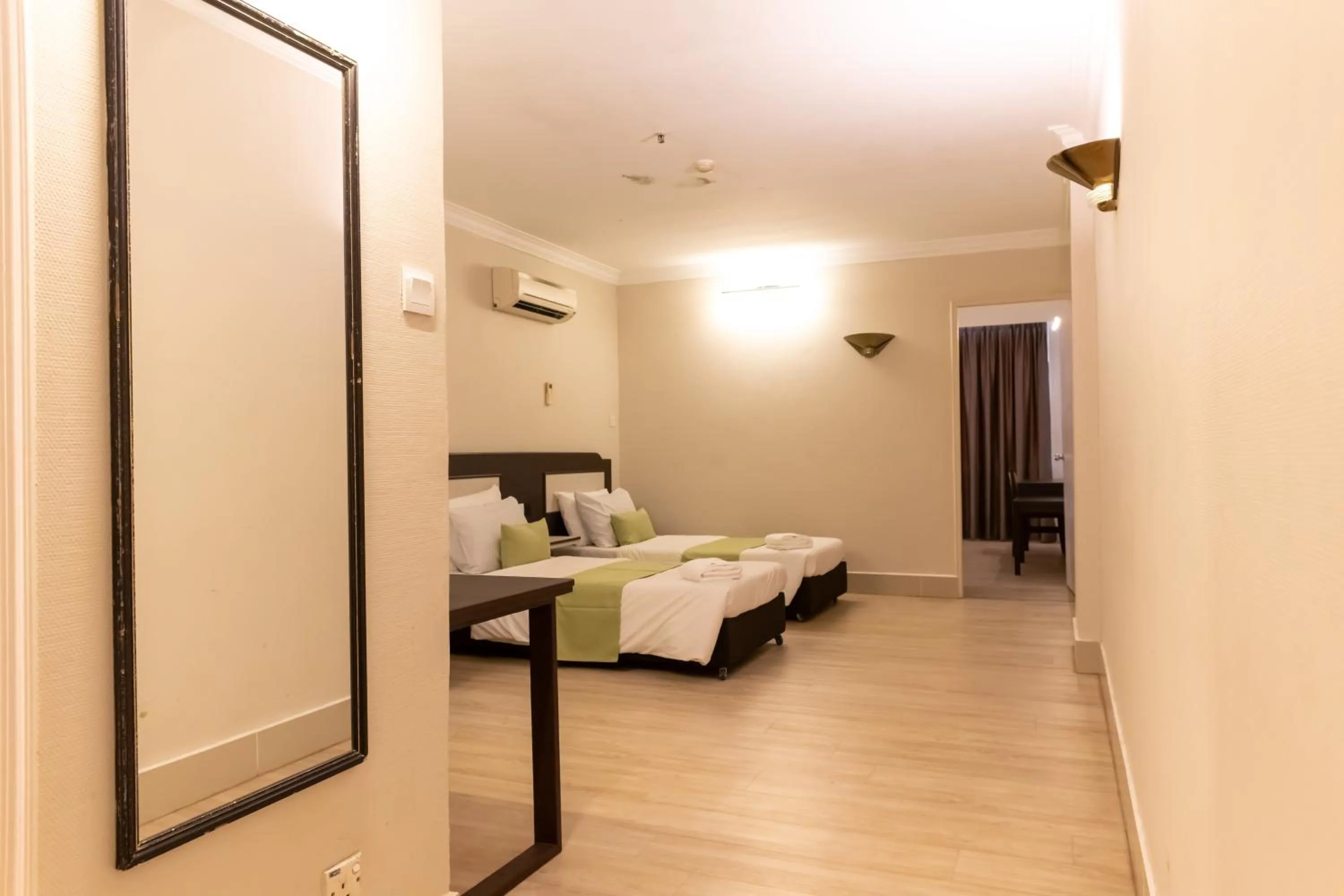 Bed in Somerset Hotel