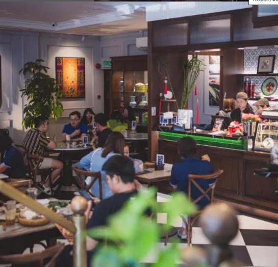 Restaurant/places to eat in Somerset Hotel