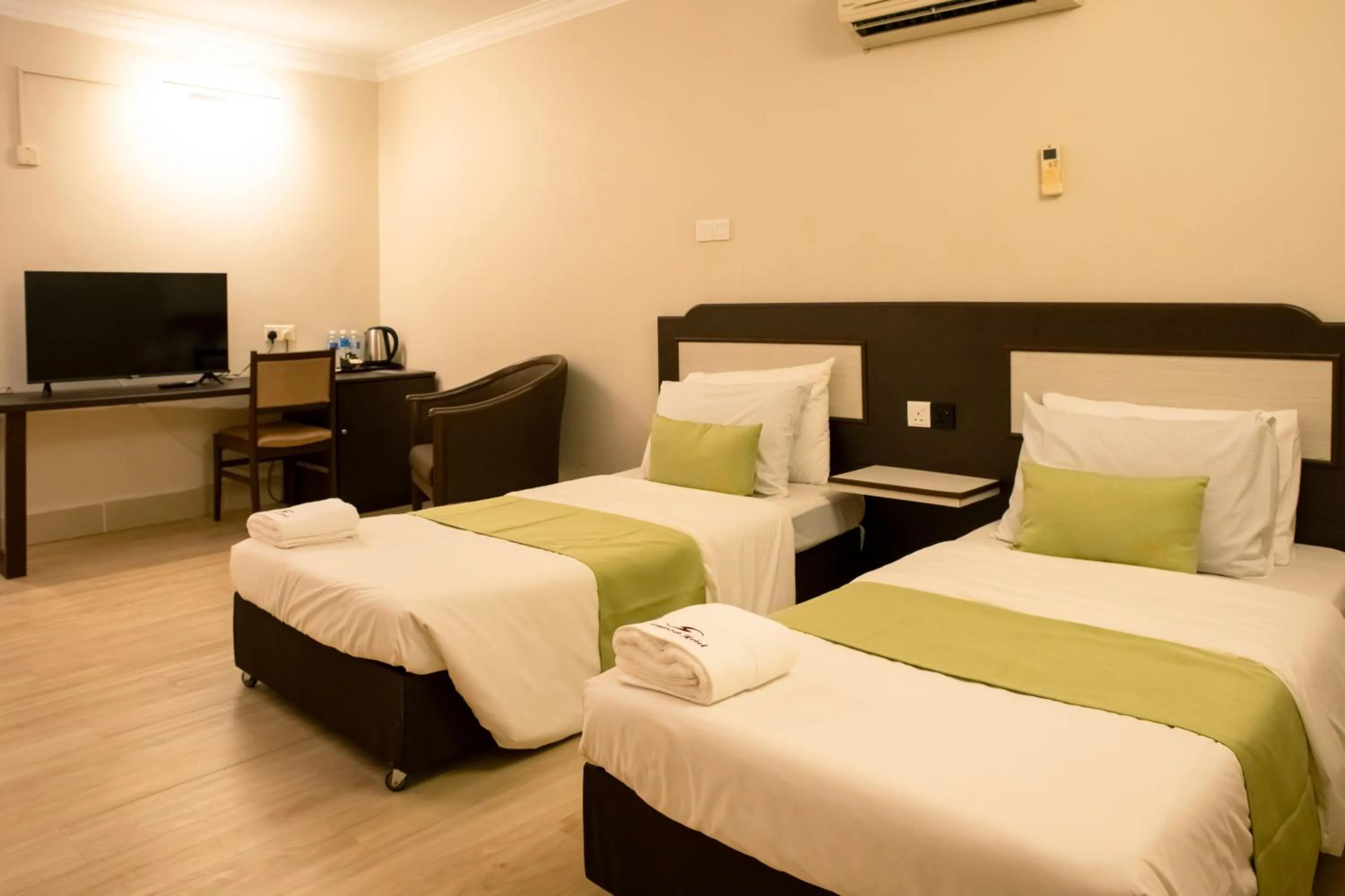 Bed in Somerset Hotel