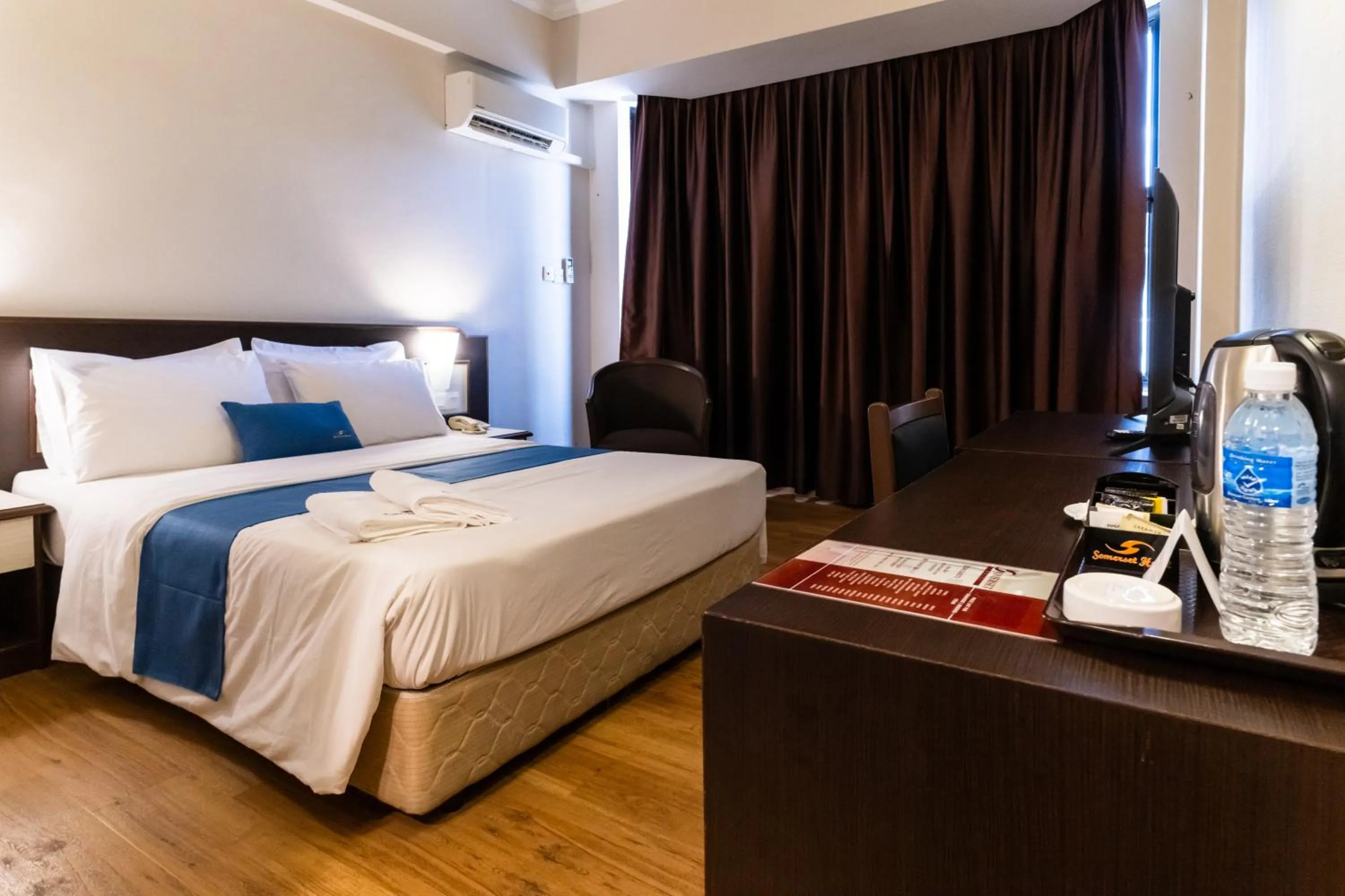 Bed in Somerset Hotel