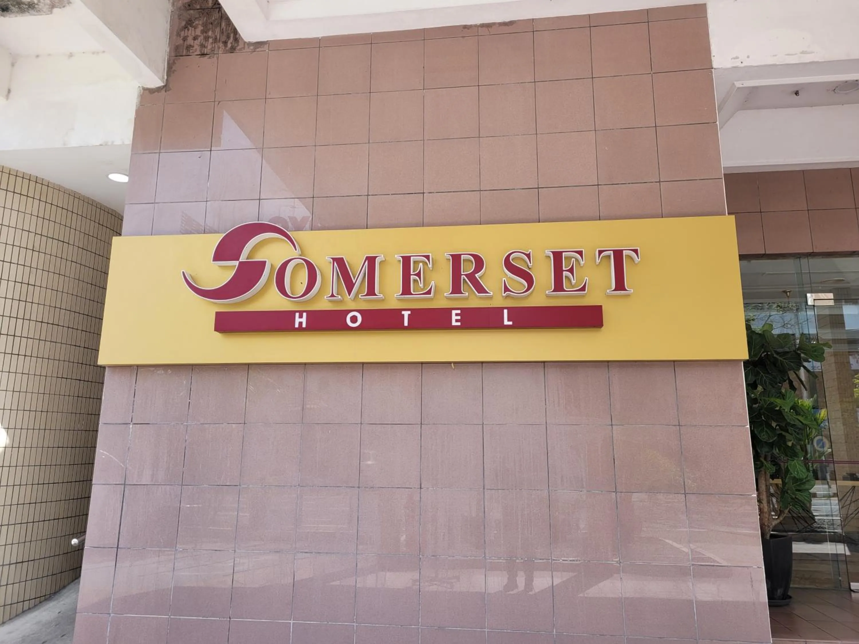 Facade/entrance in Somerset Hotel