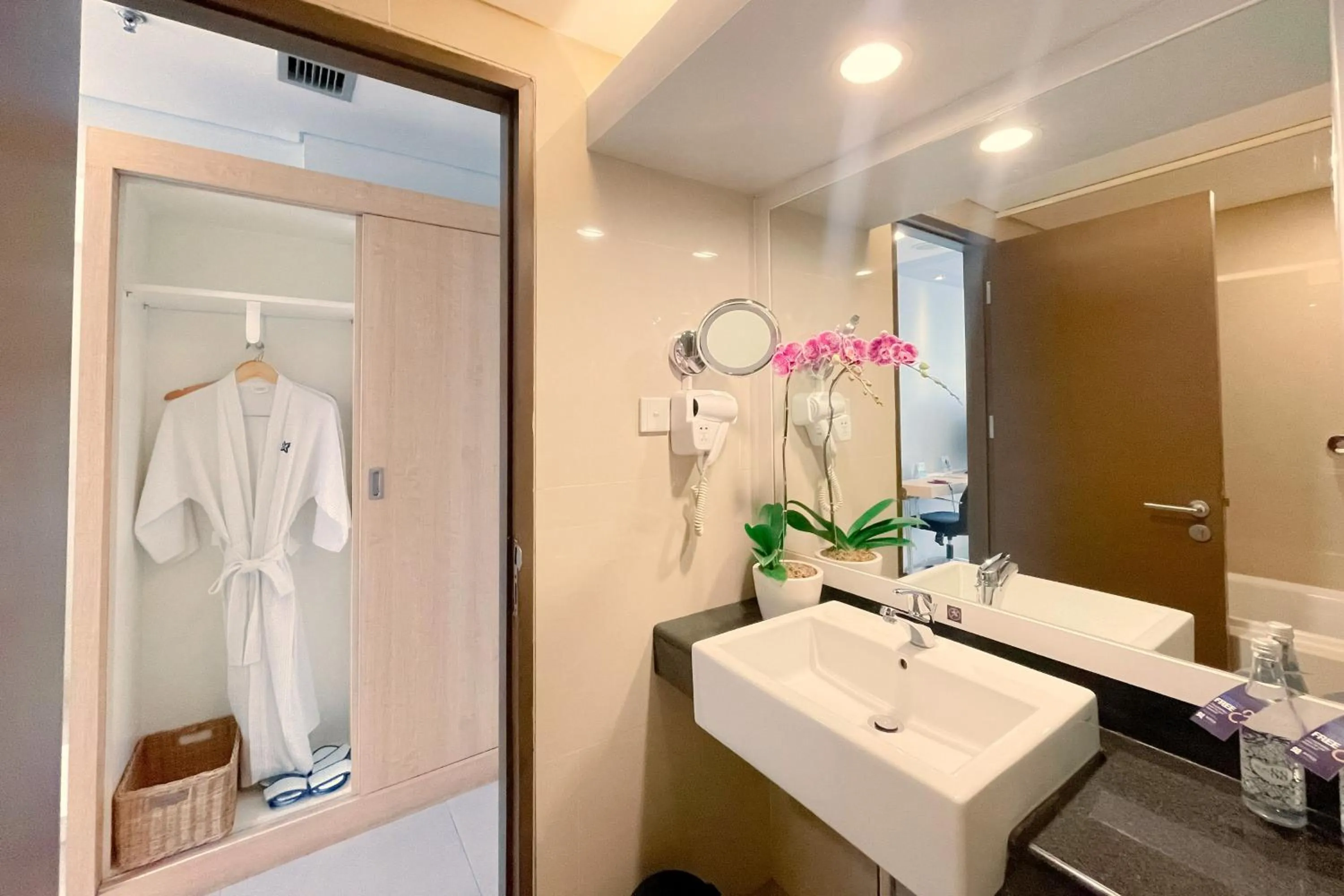 Bathroom in BATIQA Hotel & Apartments Karawang