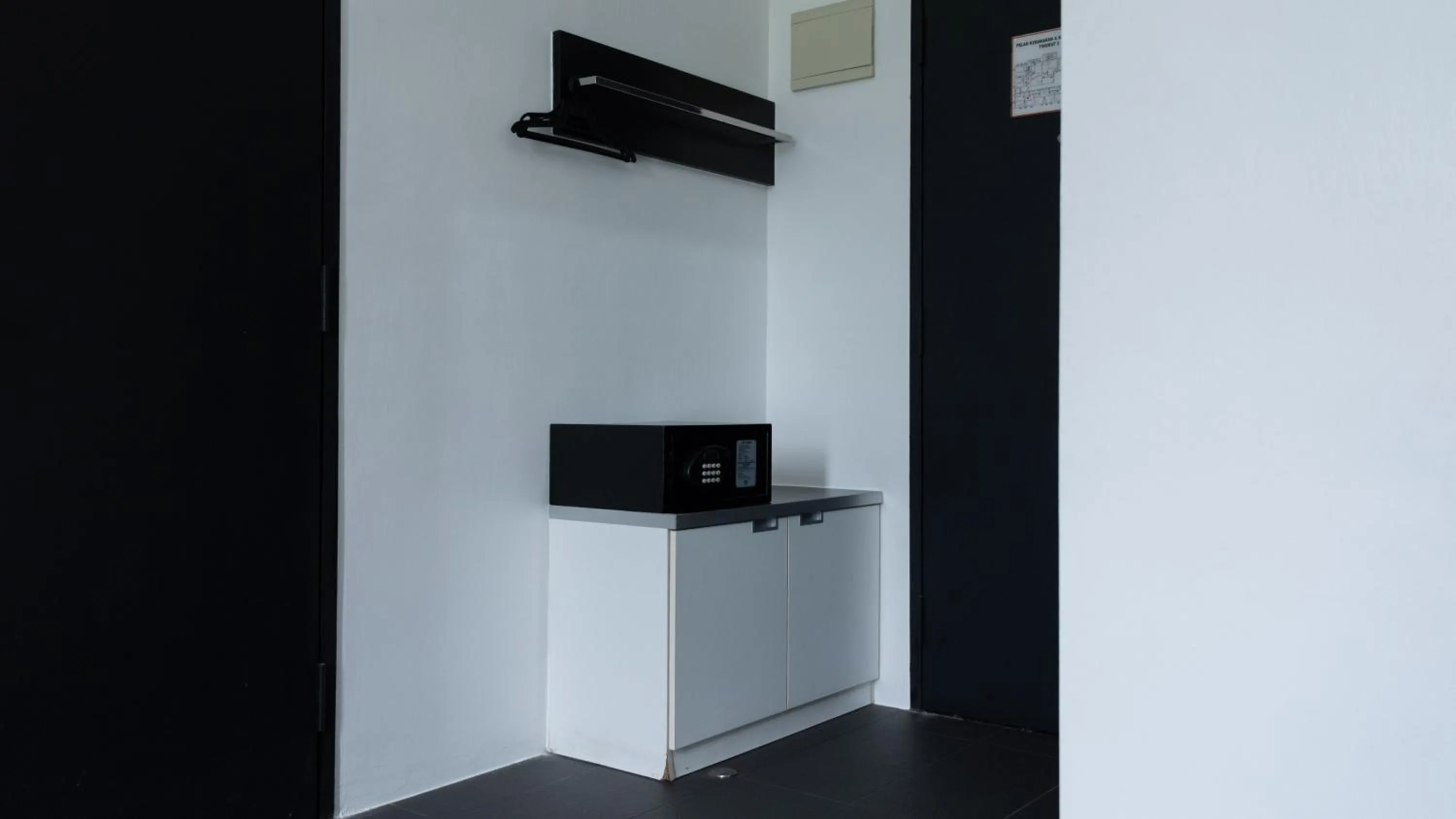 Bedroom in Beverly Hotel