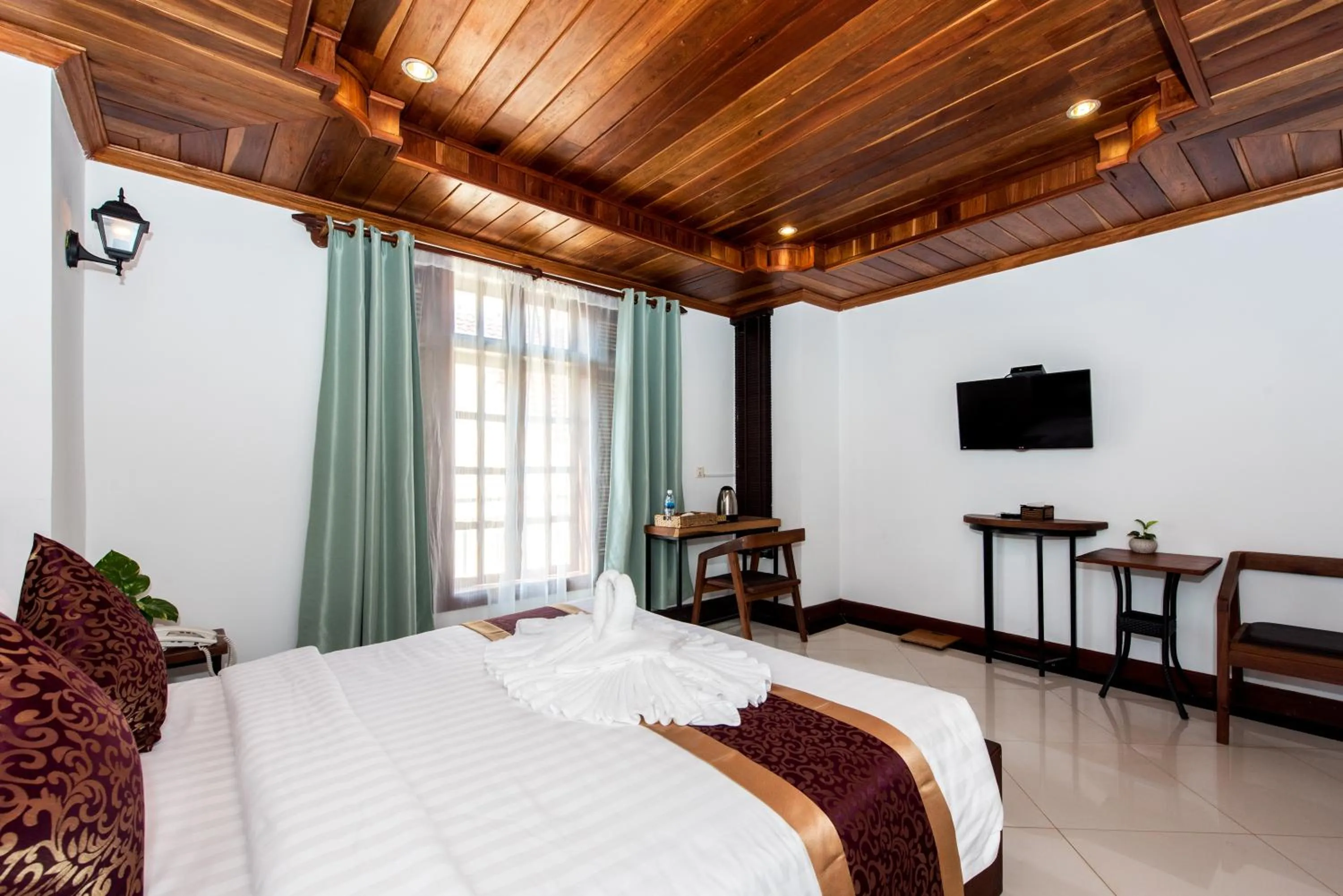 Bathroom, Bed in P5 Angkor Residence