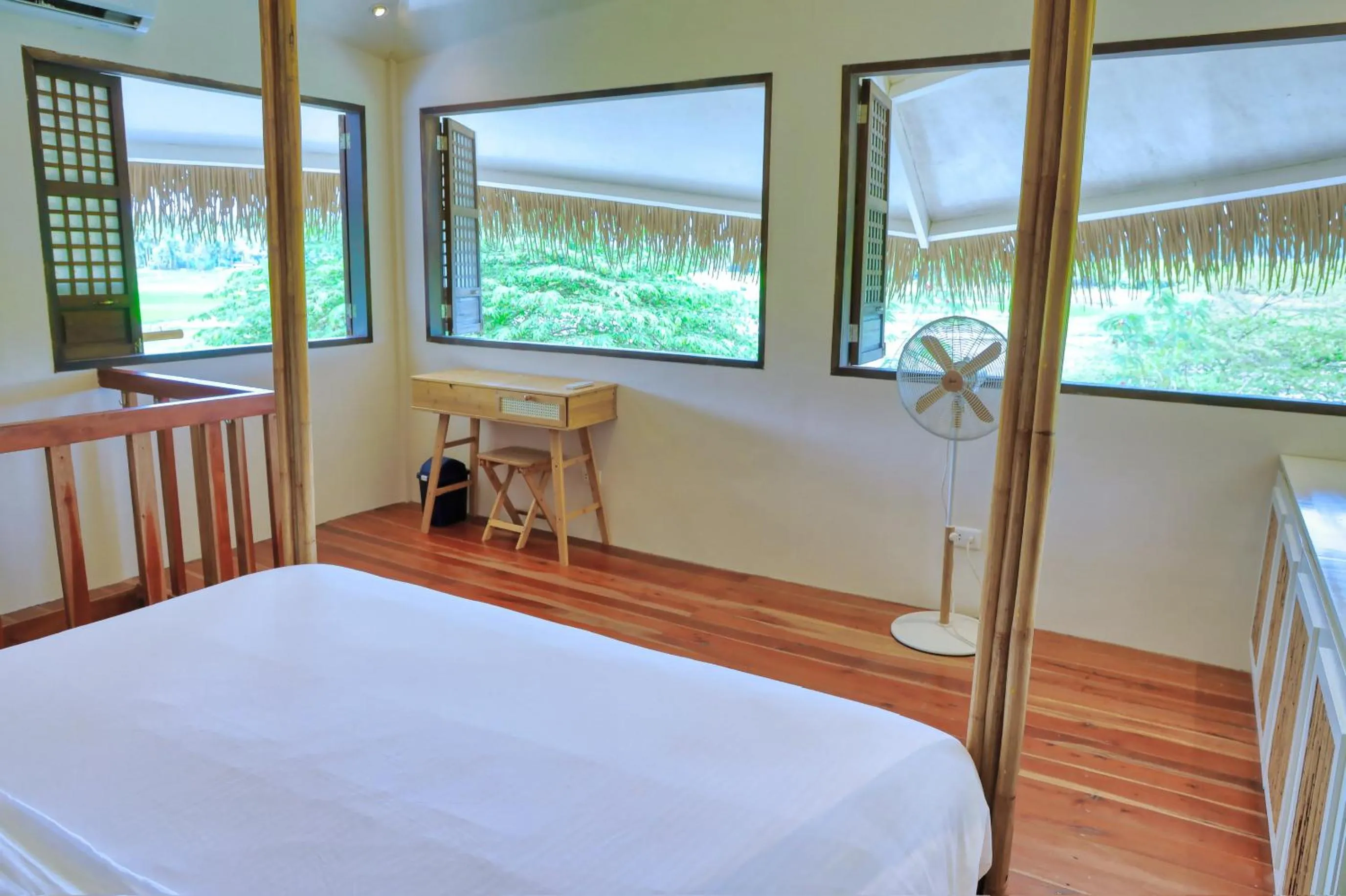 Photo of the whole room, Bed in Fox & The Firefly Cottages