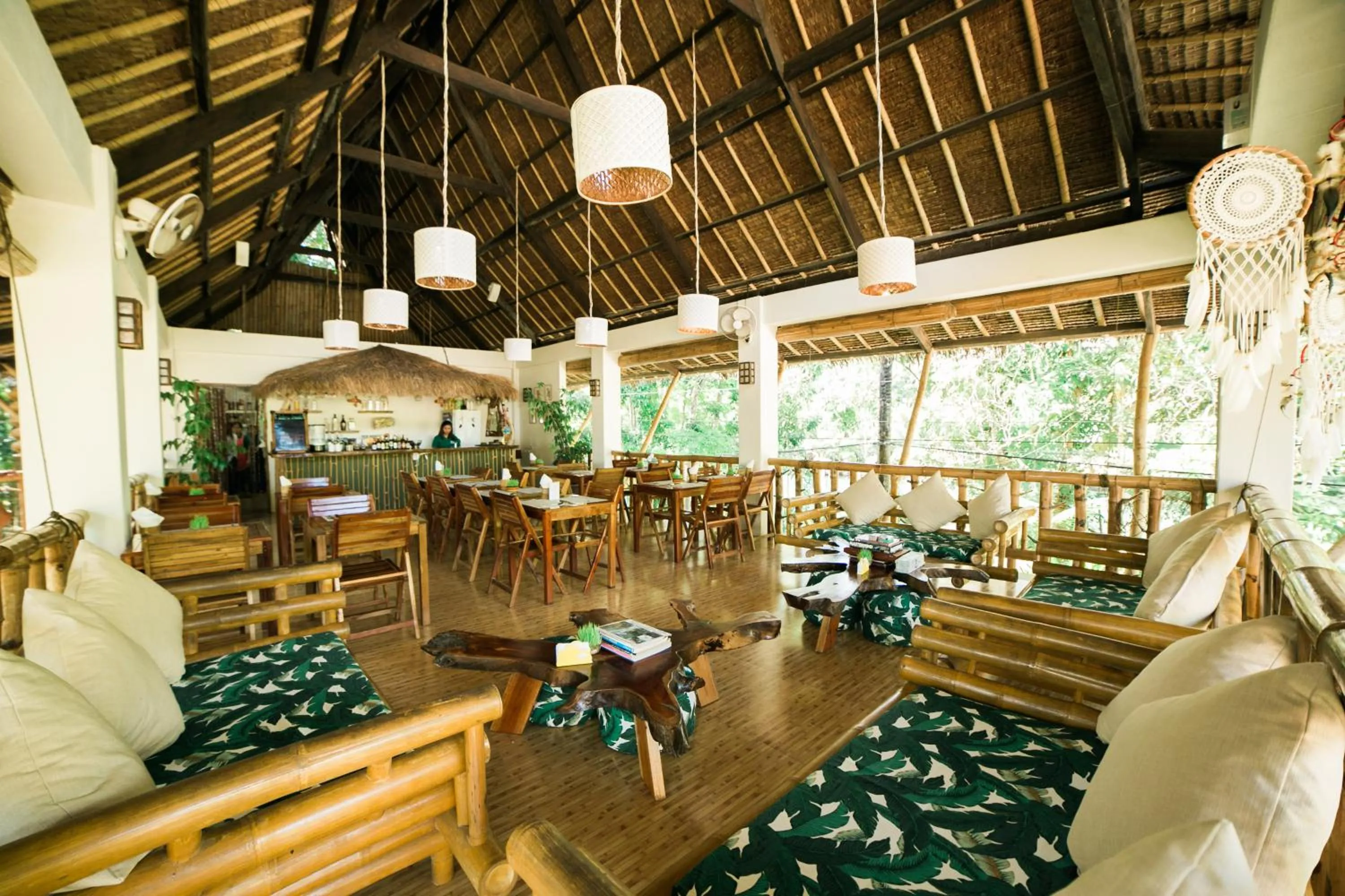 Restaurant/places to eat in Fox & The Firefly Cottages