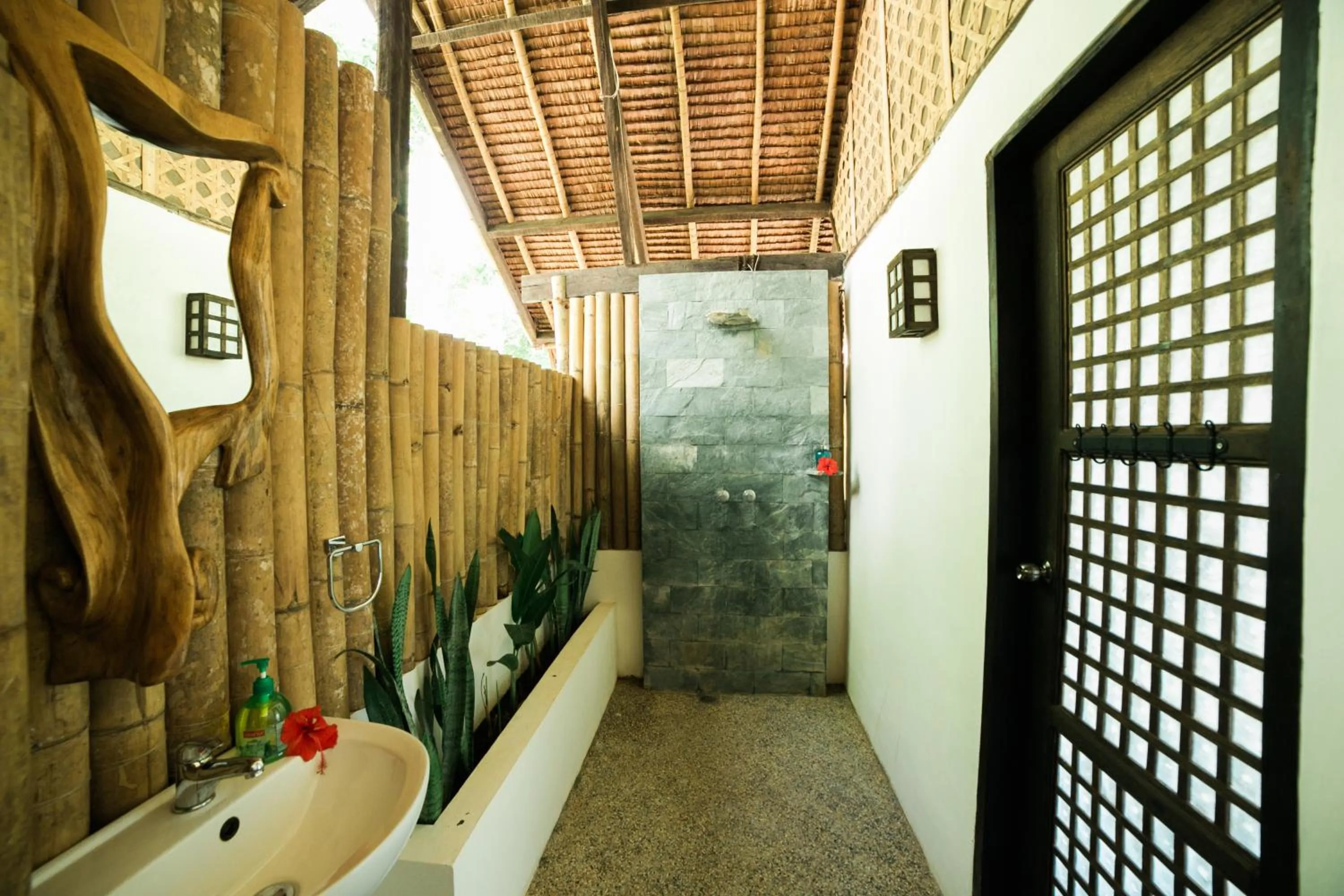 Shower in Fox & The Firefly Cottages