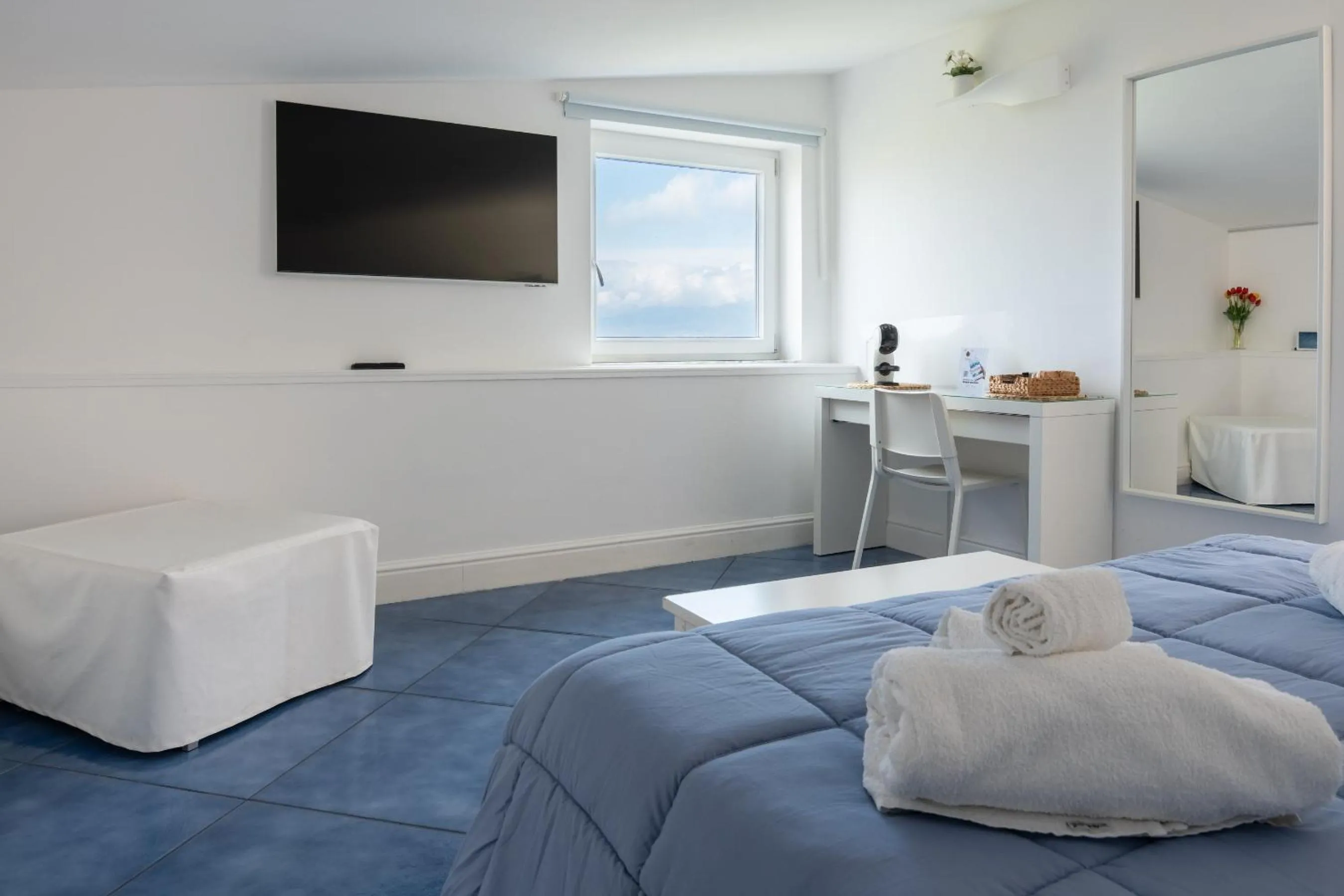 Bed in Beauty Home Sorrento