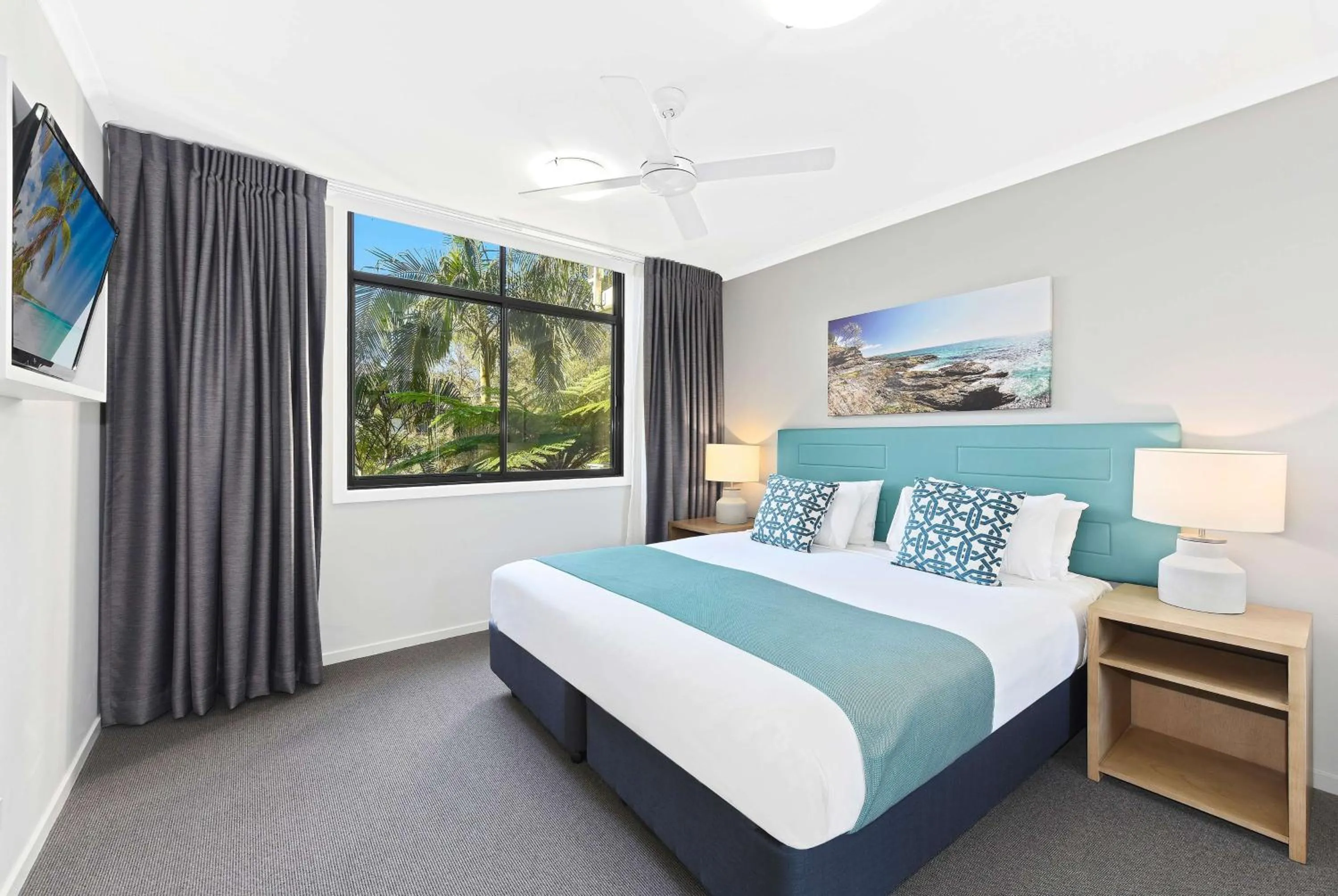 Photo of the whole room, Bed in Club Wyndham Flynns Beach, Trademark Collection by Wyndham