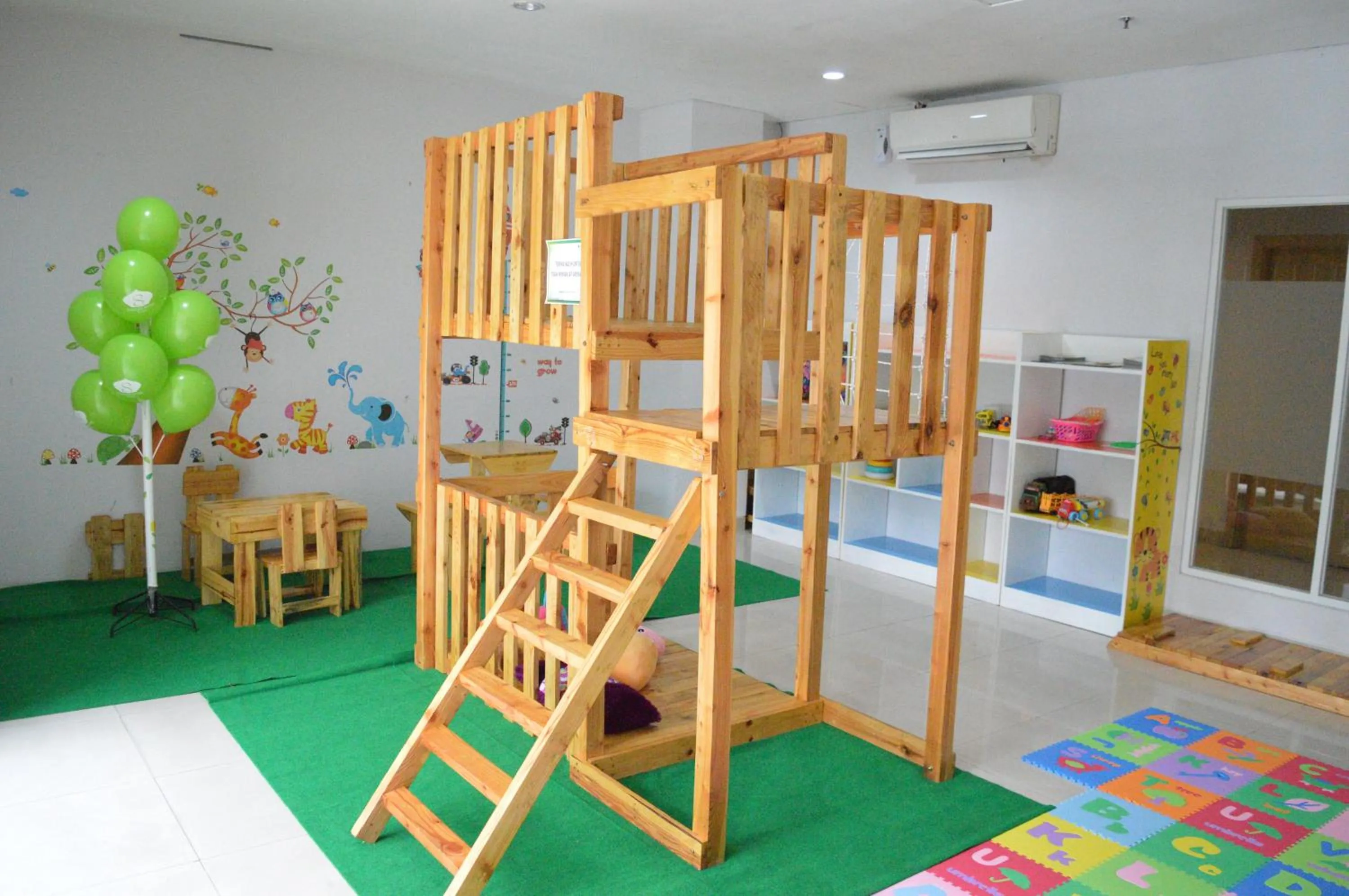 Area and facilities, Bed in Lorin Syariah Solo Hotel