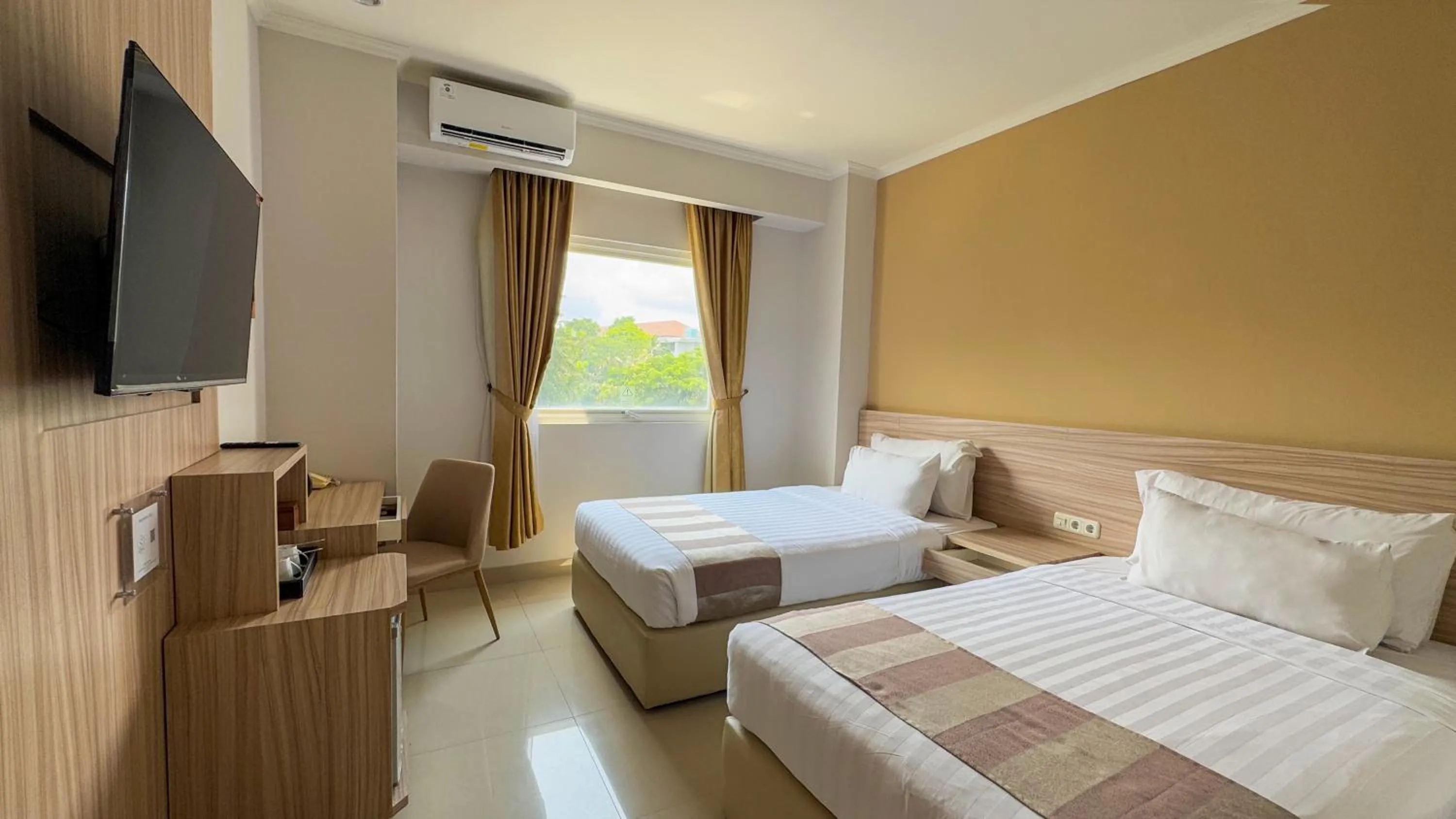 Bedroom, Bed in Lorin Syariah Solo Hotel