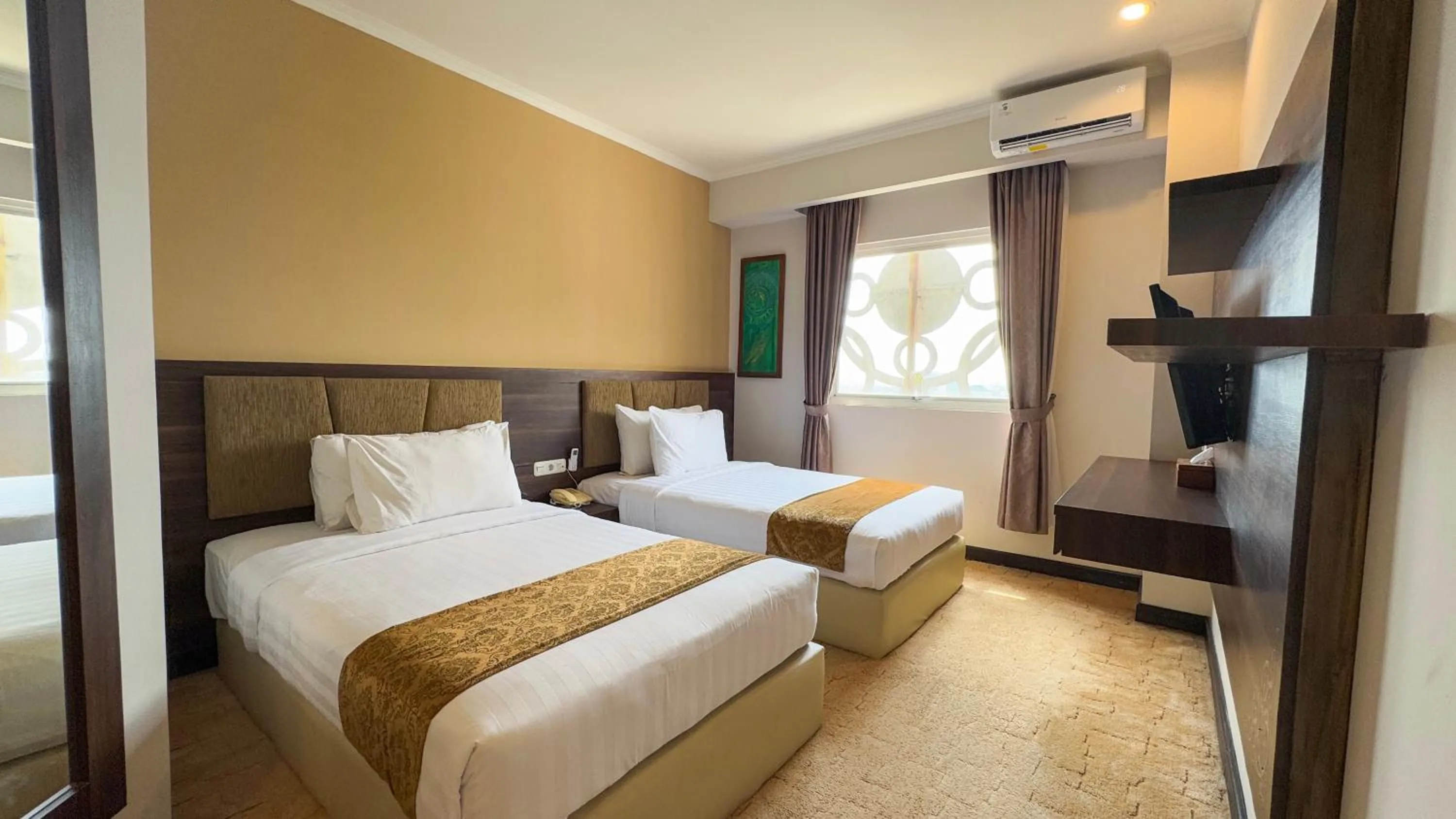 Bedroom, Bed in Lorin Syariah Solo Hotel