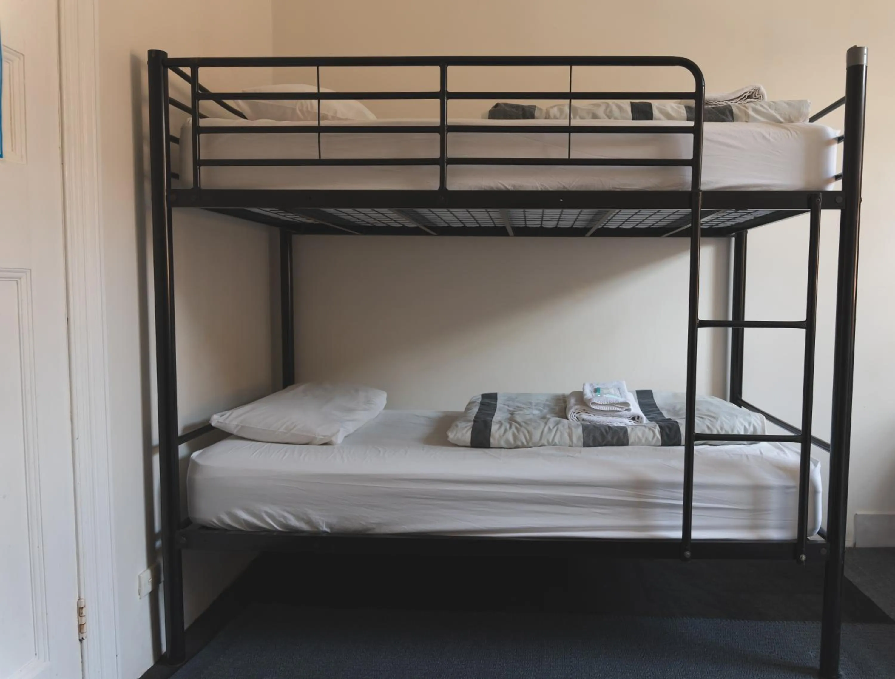 bunk bed, Bed in Manly Bunkhouse