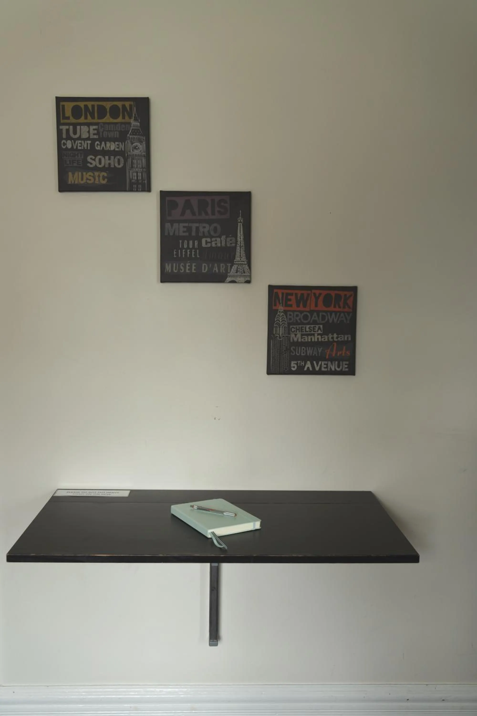 Bedroom in Manly Bunkhouse