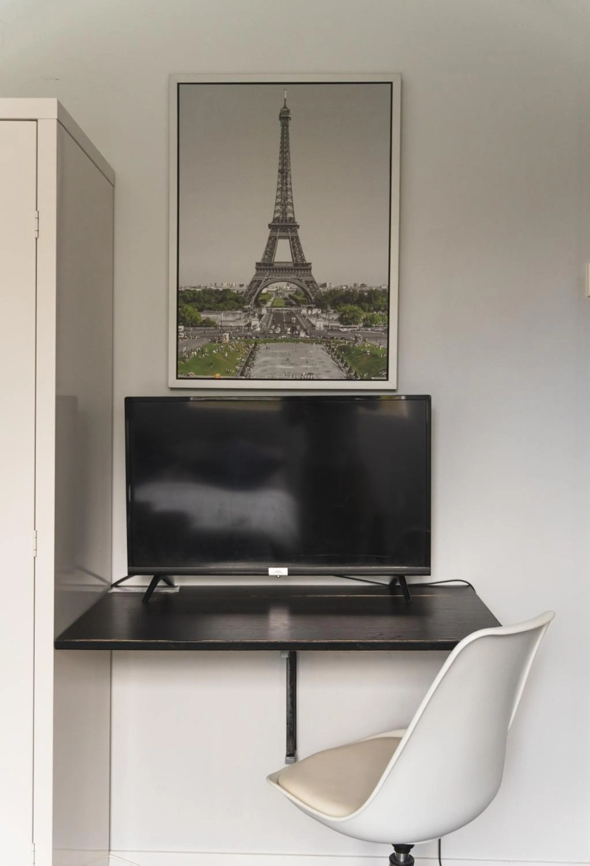 TV and multimedia in Manly Bunkhouse