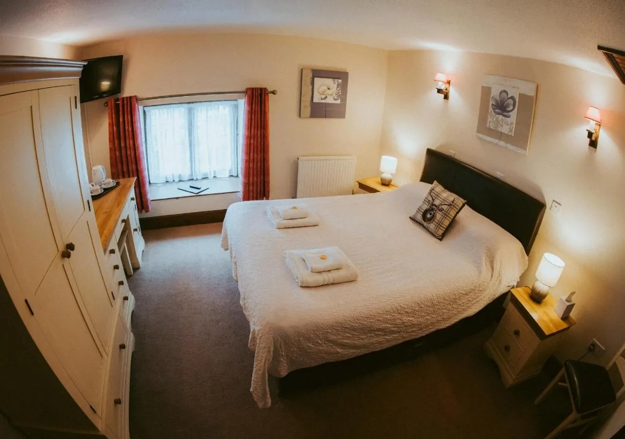 Bed in The Heathfield Inn