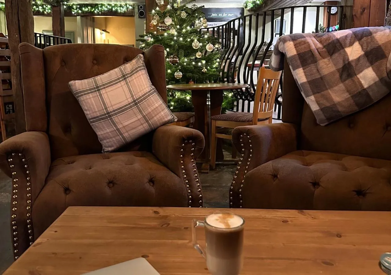 Lounge or bar in The Heathfield Inn